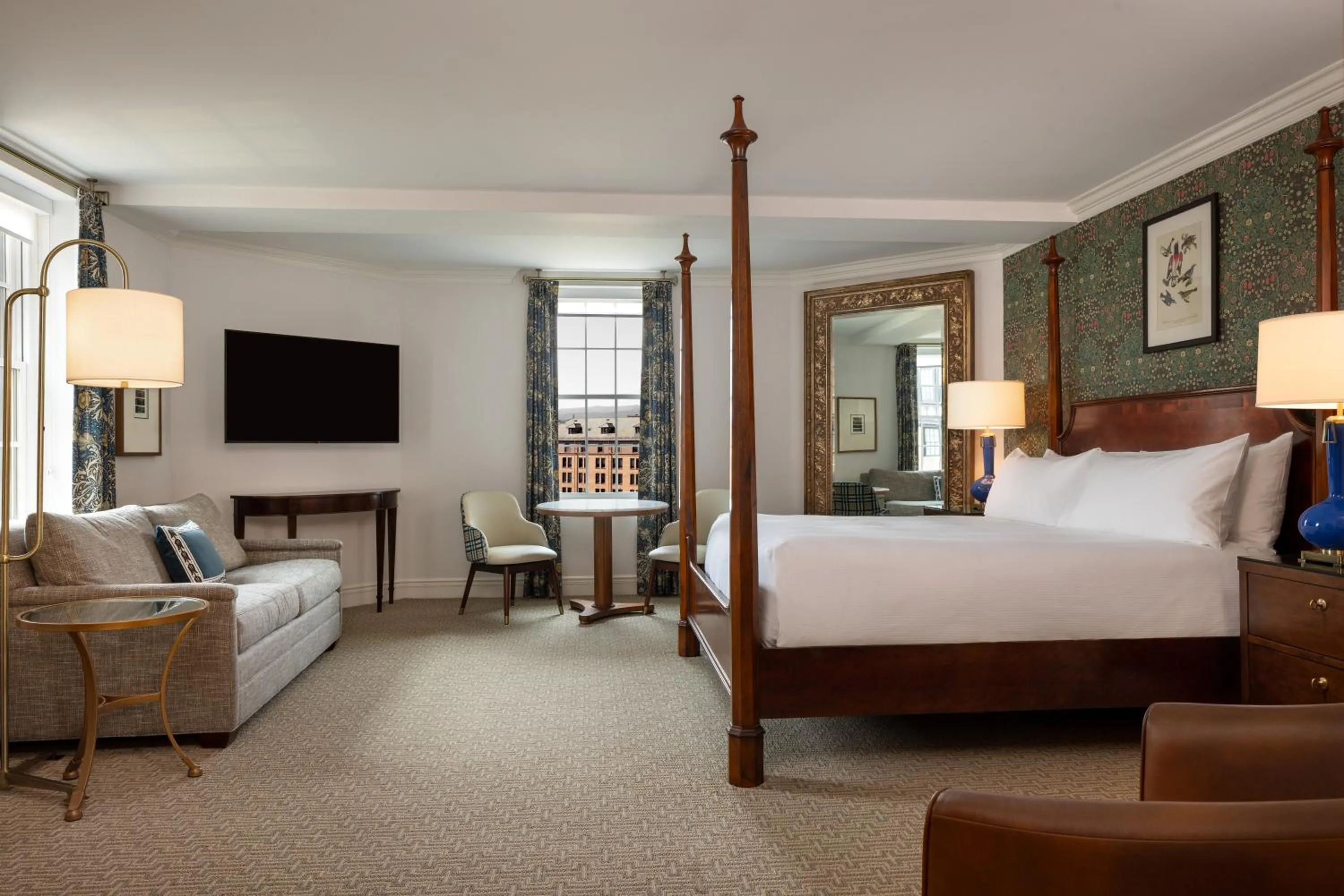 Bedroom, Bed in Hotel Roanoke & Conference Center, Curio Collection by Hilton