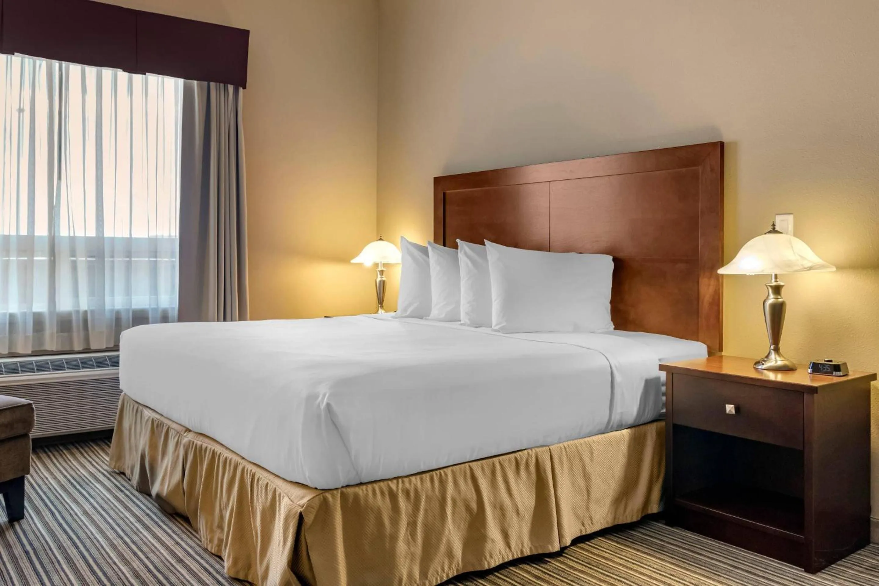 Bedroom, Bed in Quality Inn & Suites