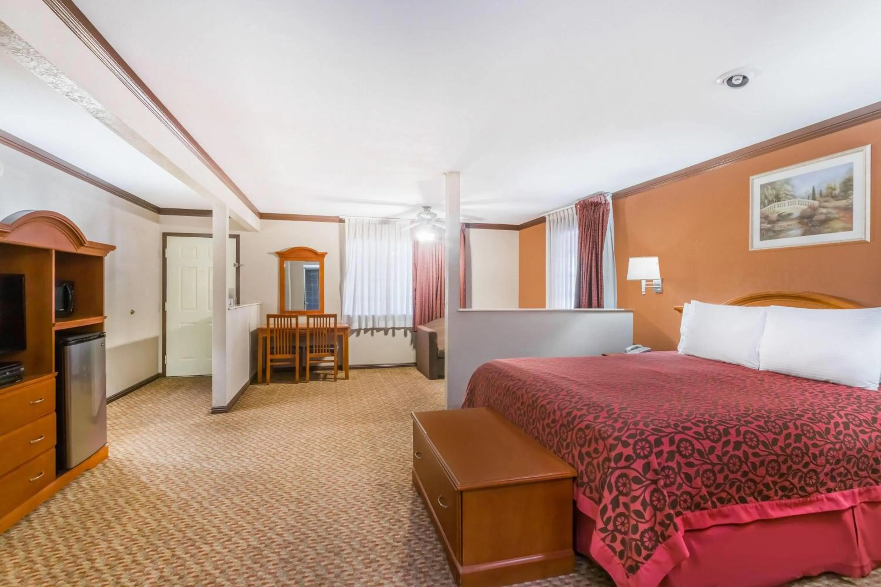 Photo of the whole room, Bed in Days Inn by Wyndham Bishop