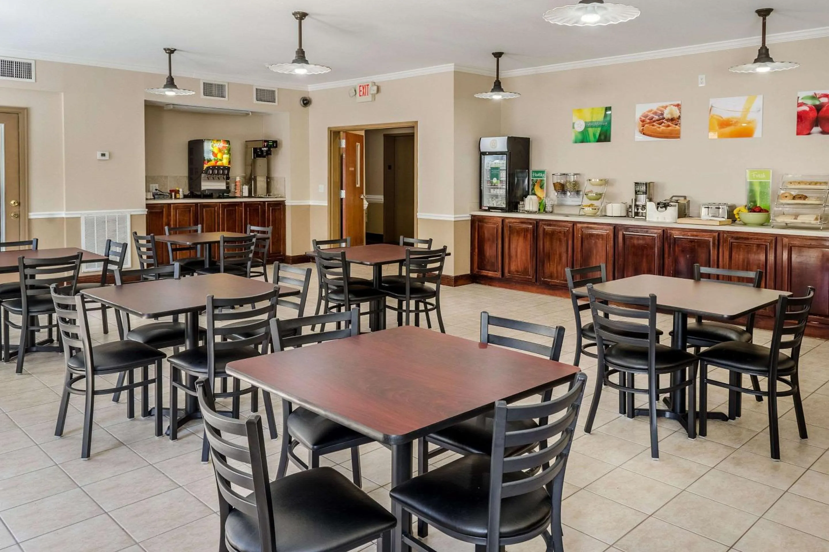 Breakfast in Quality Inn Gulf Shores Airport