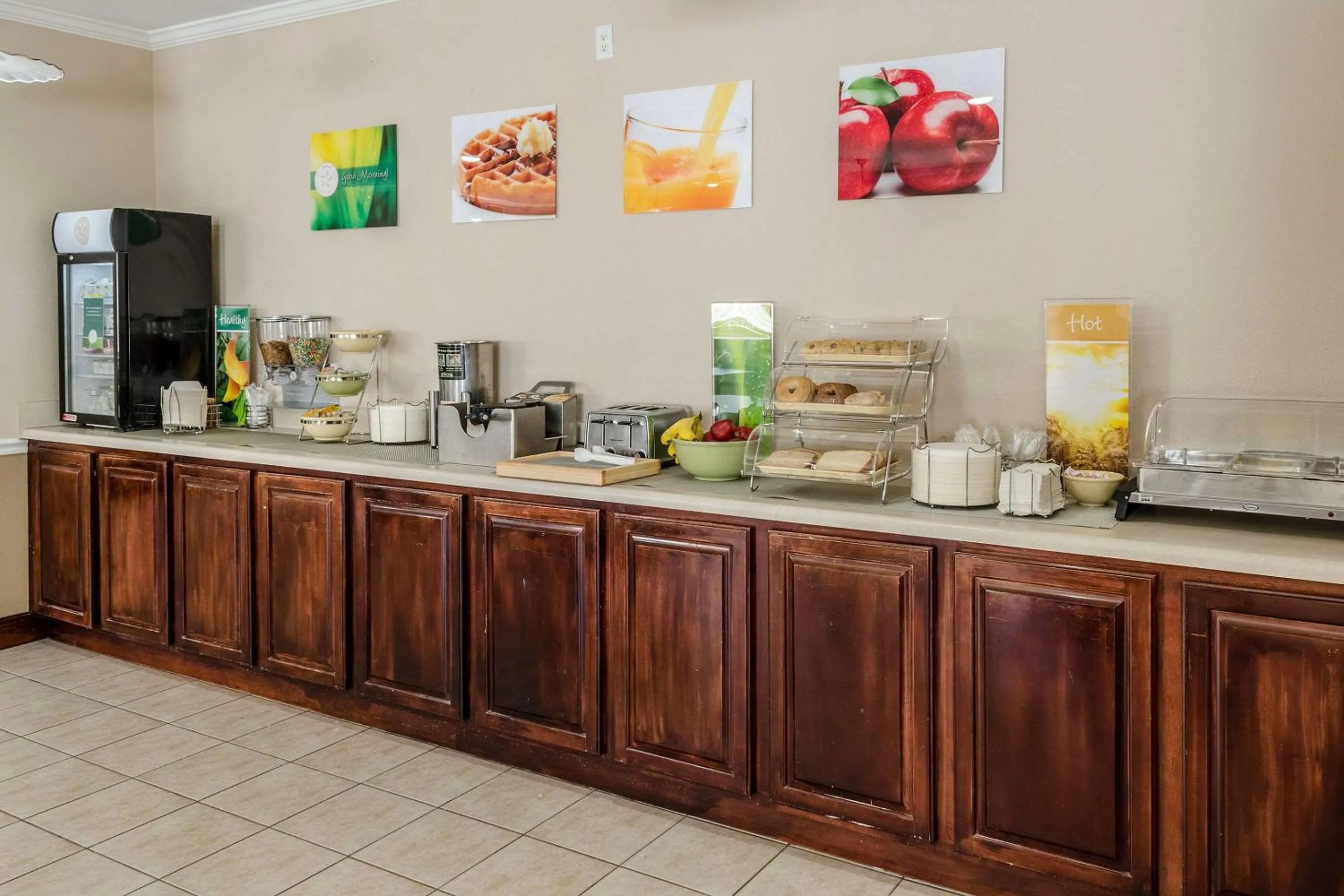 Breakfast in Quality Inn Gulf Shores Airport