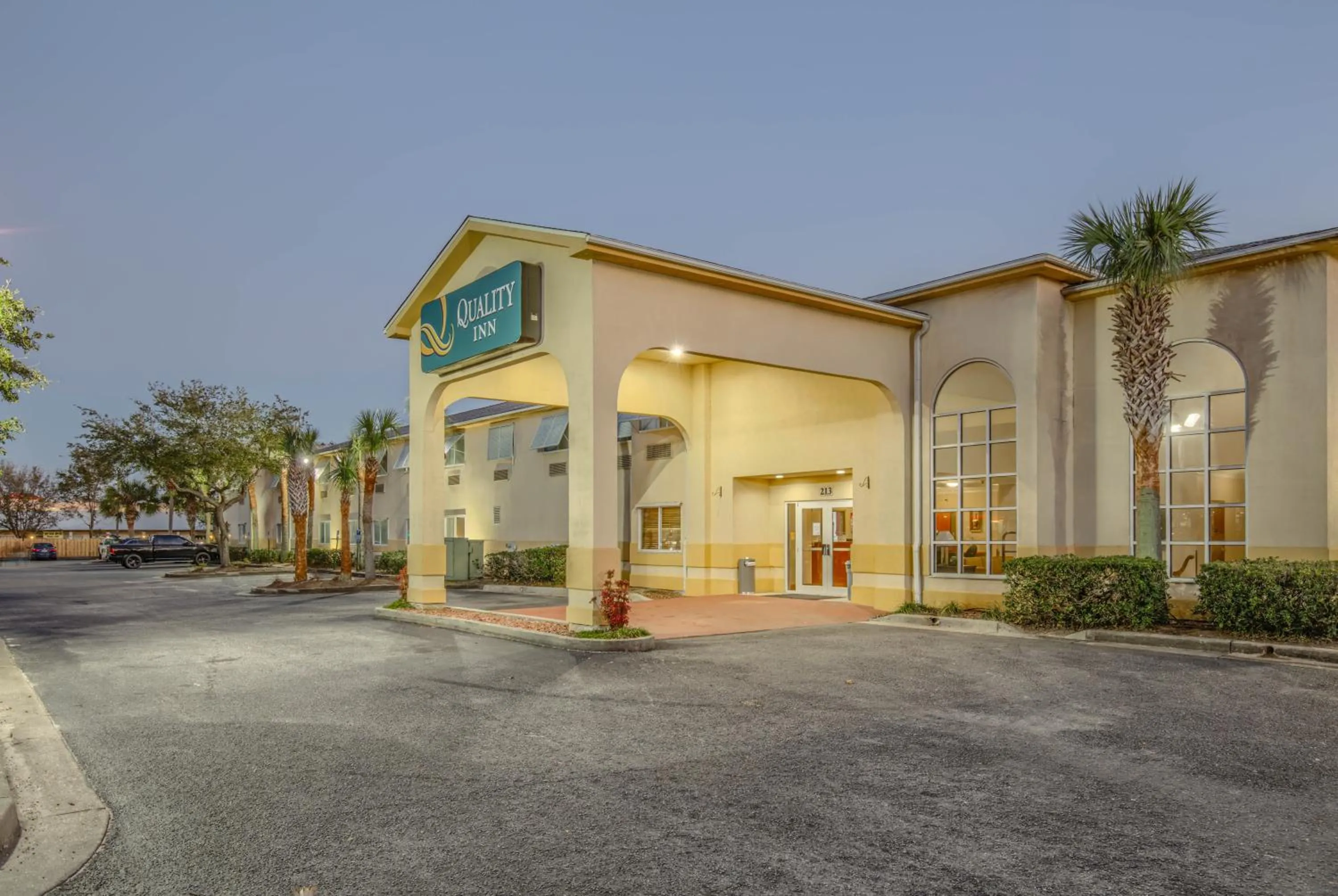 Facade/entrance in Quality Inn Gulf Shores Airport