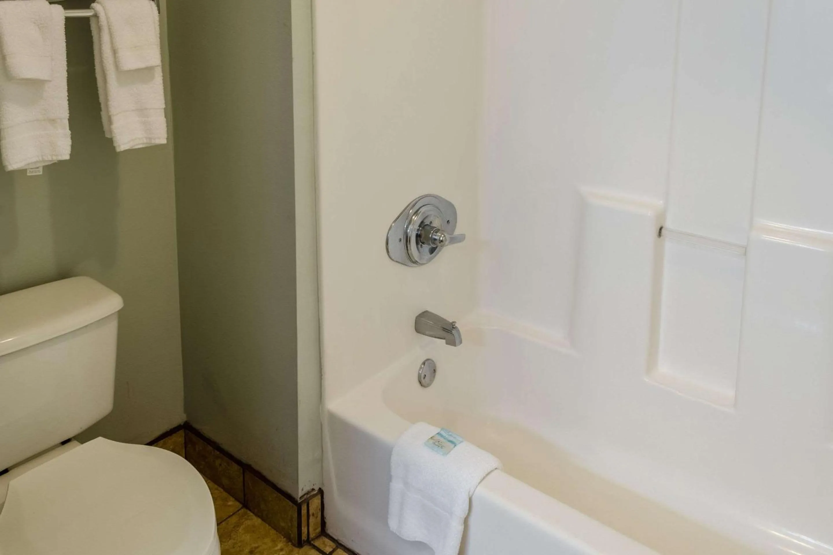 Bedroom in Quality Inn Gulf Shores Airport