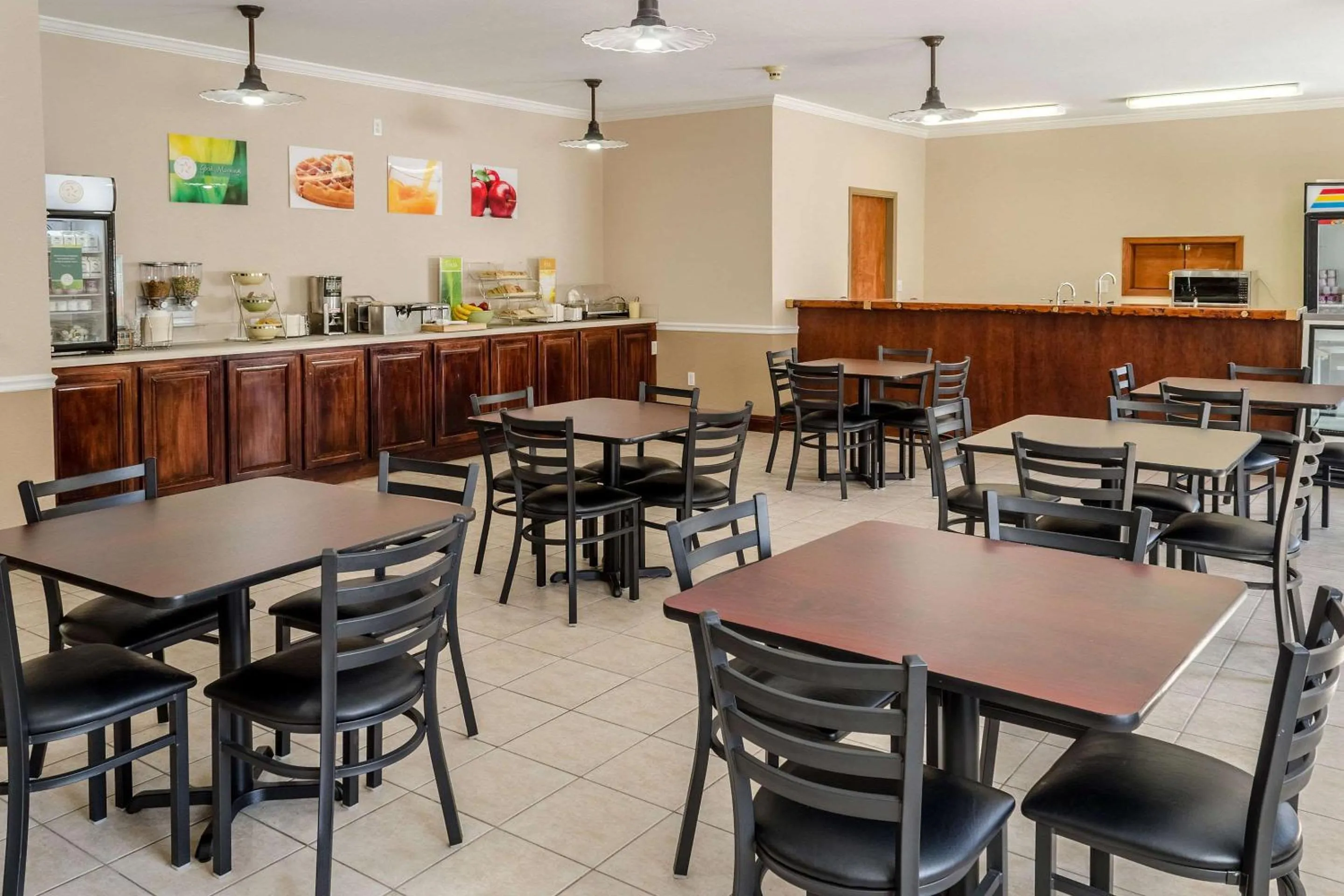 Breakfast in Quality Inn Gulf Shores Airport