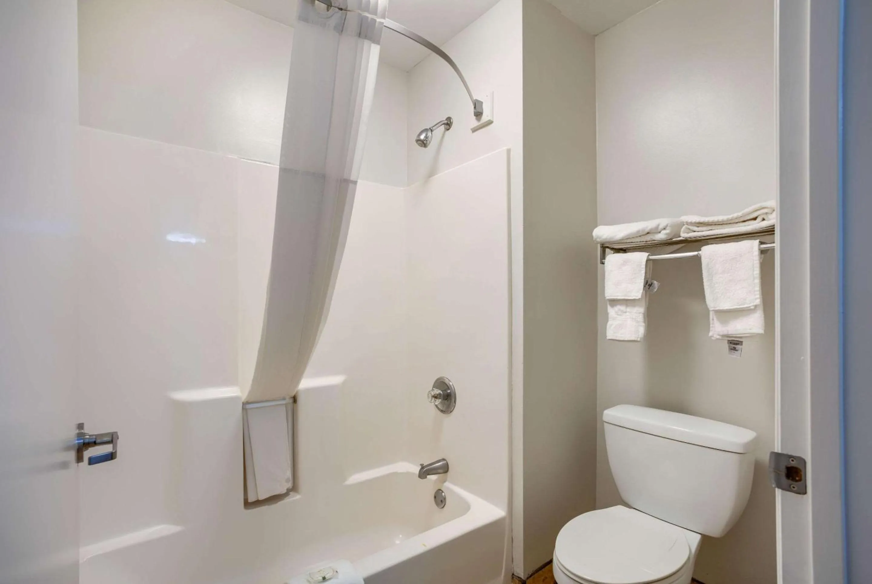 Bedroom in Quality Inn Gulf Shores Airport