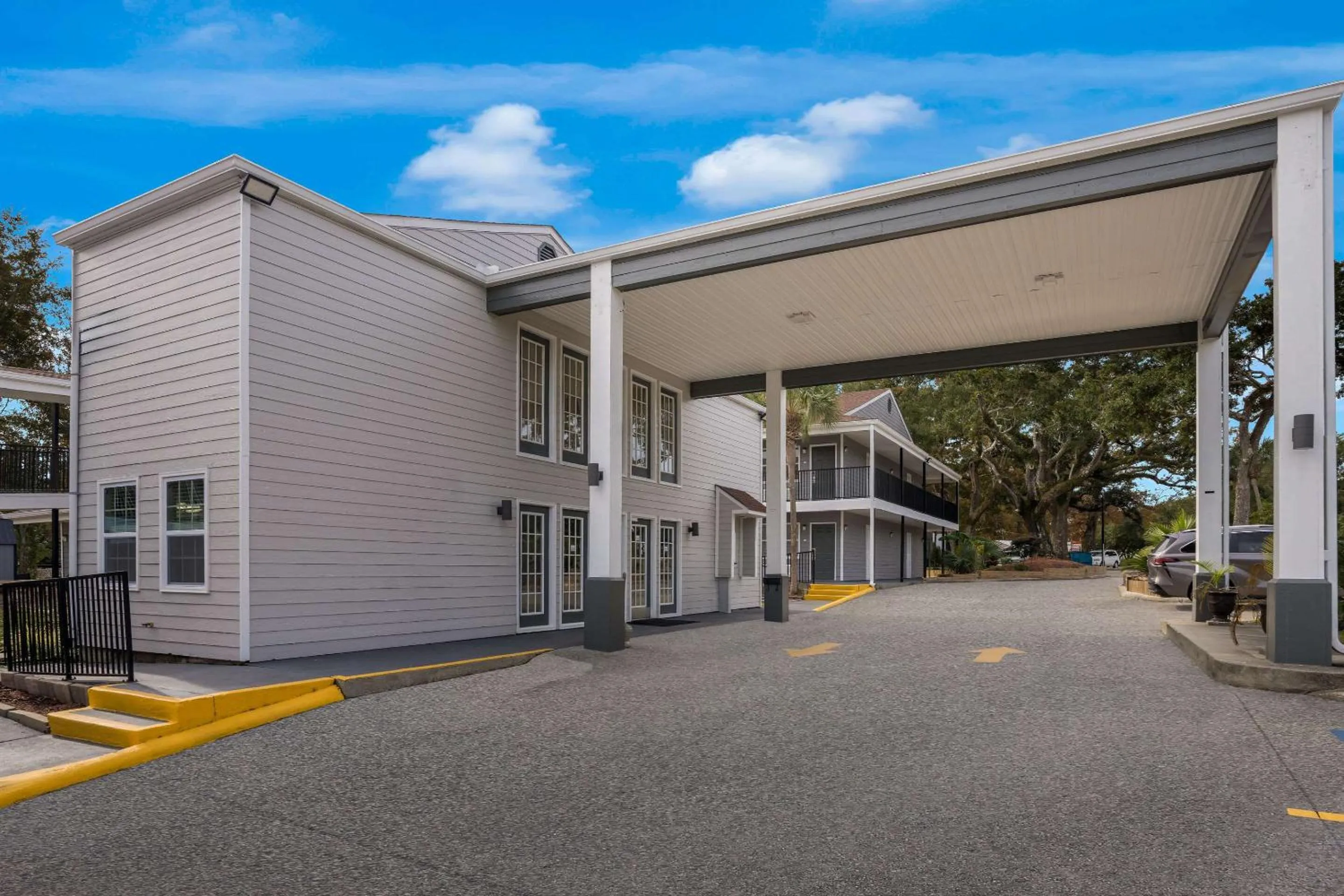 Property building in Quality Inn Ocean Springs - Biloxi East