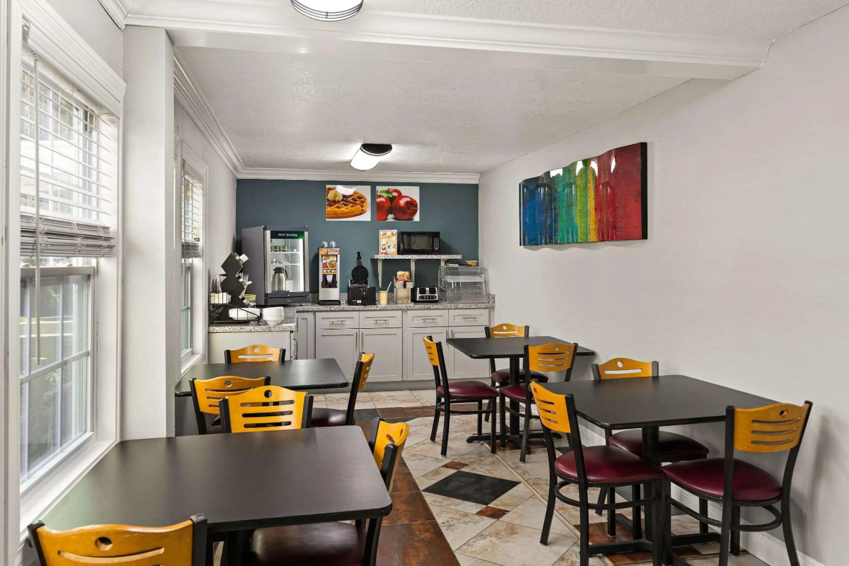 Breakfast in Quality Inn Ocean Springs - Biloxi East