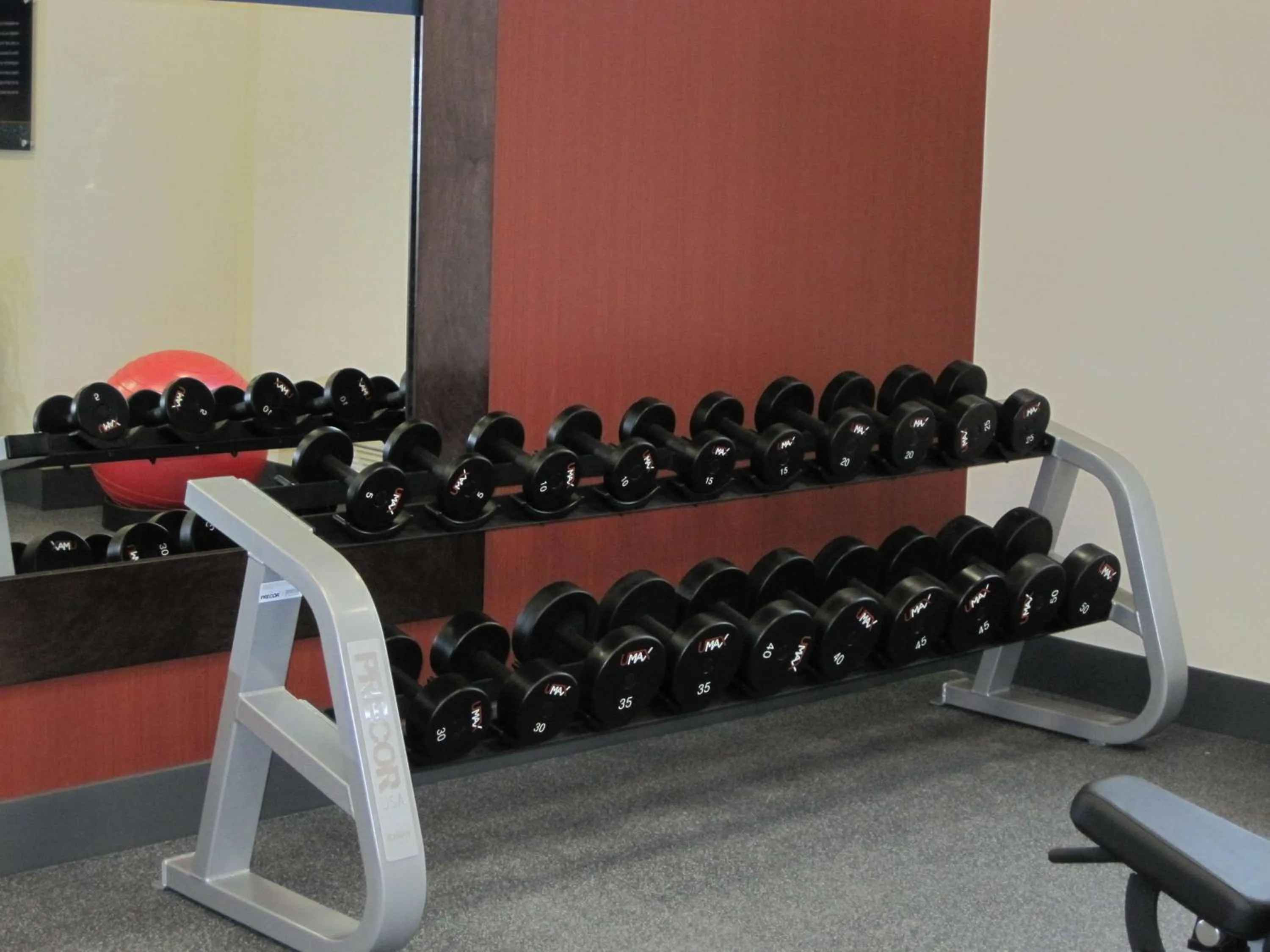 Fitness centre/facilities in Hampton Inn by Hilton Fort Saskatchewan