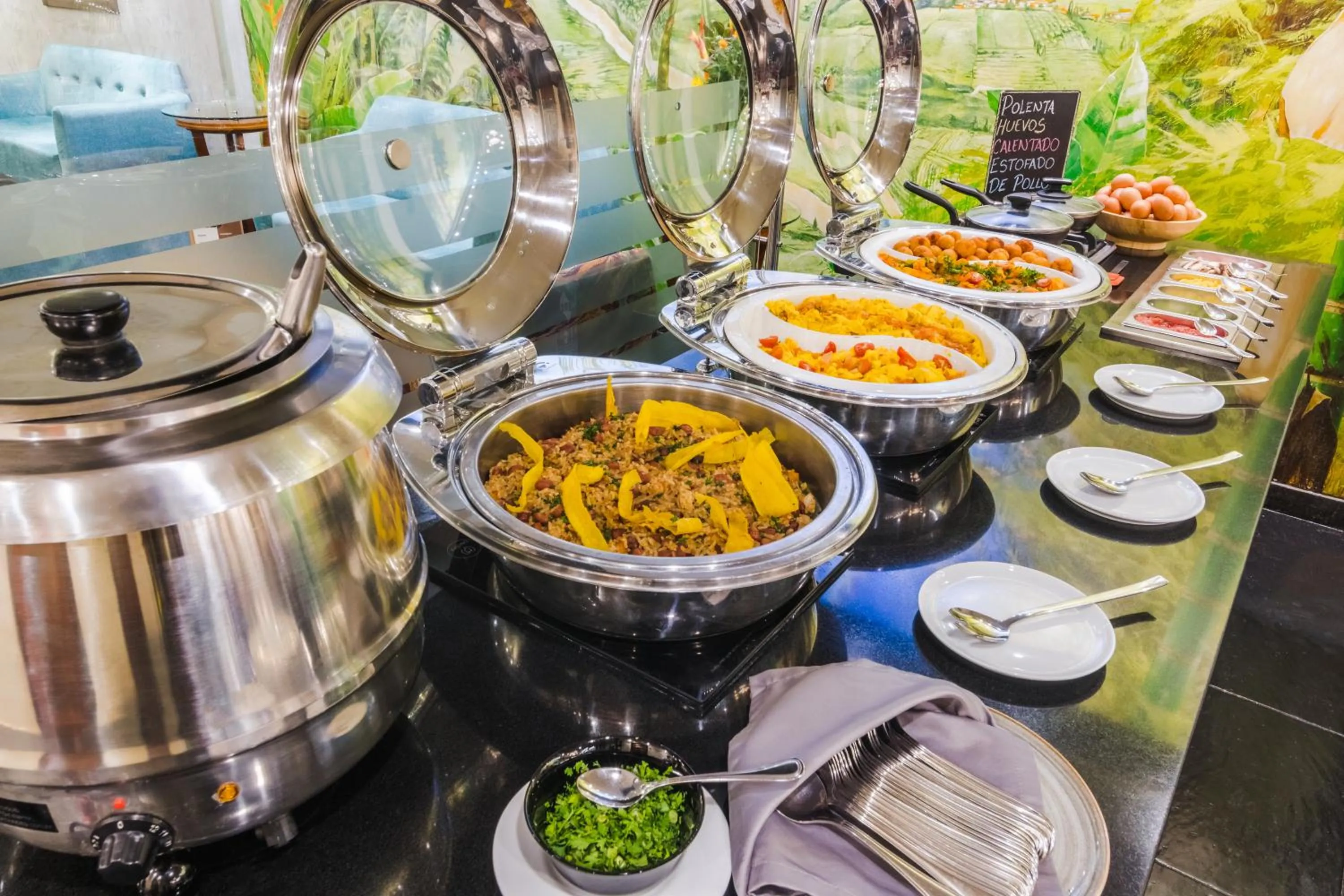 Buffet breakfast in GHL Hotel Abadia Plaza