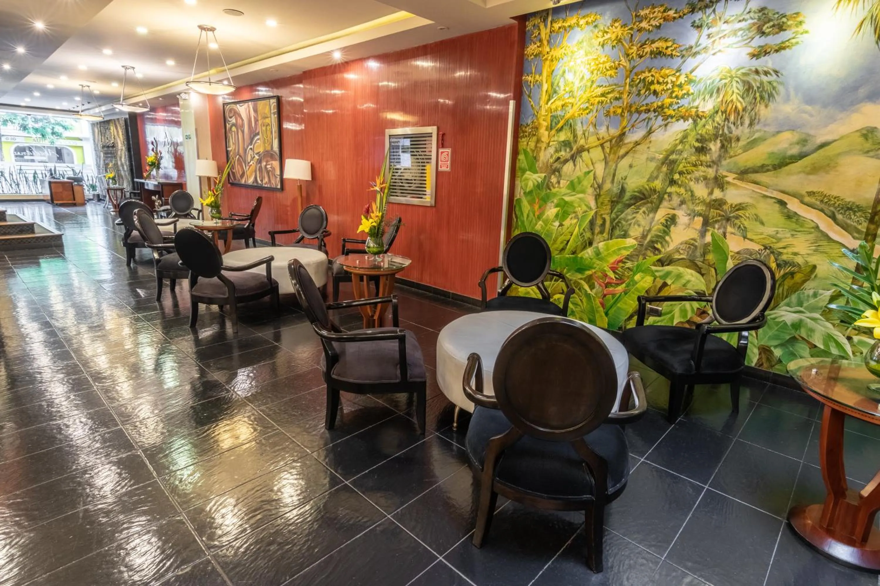 Seating area in GHL Hotel Abadia Plaza