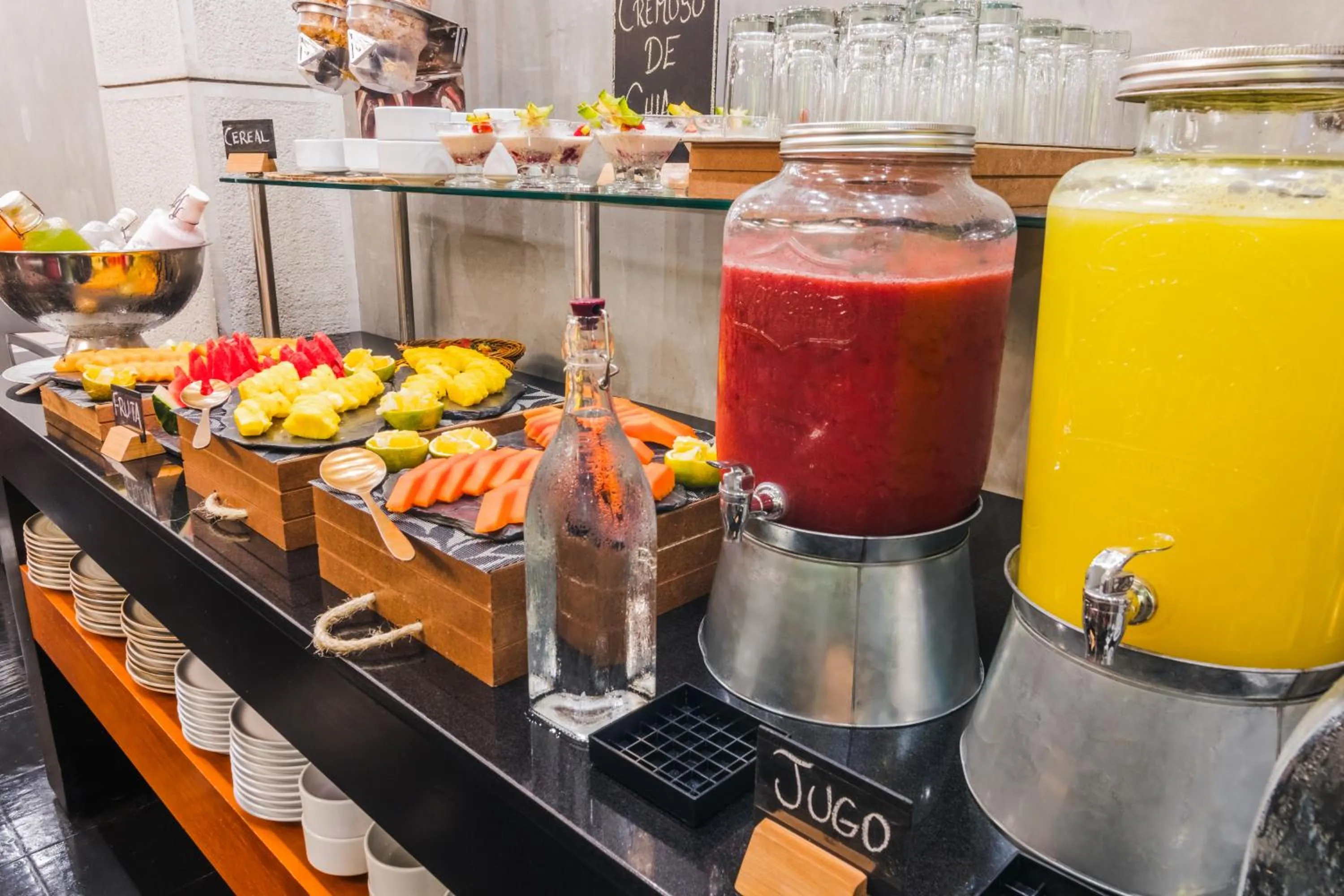 Food and drinks in GHL Hotel Abadia Plaza