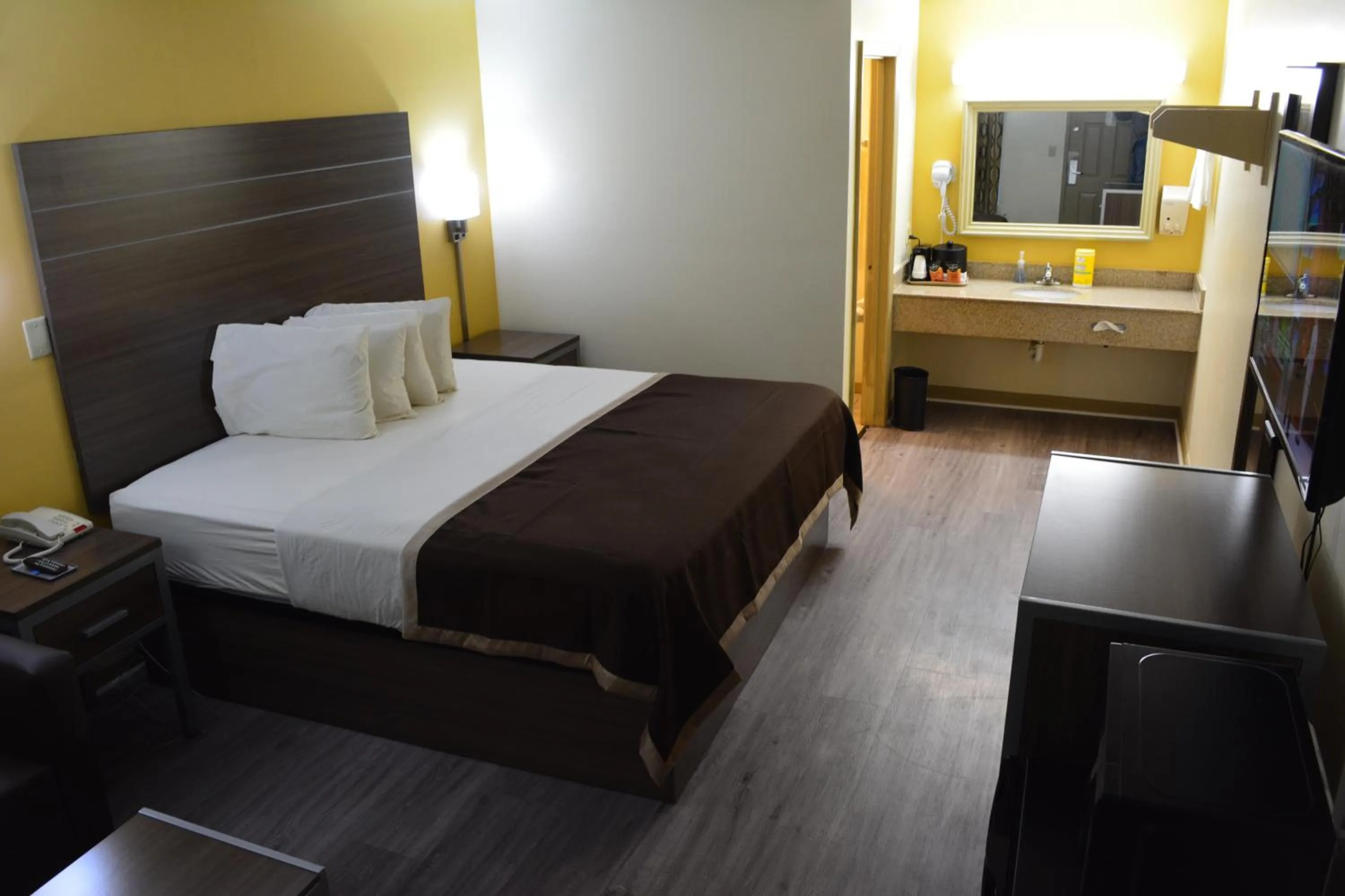 Bed in Southern Inn Lumberton