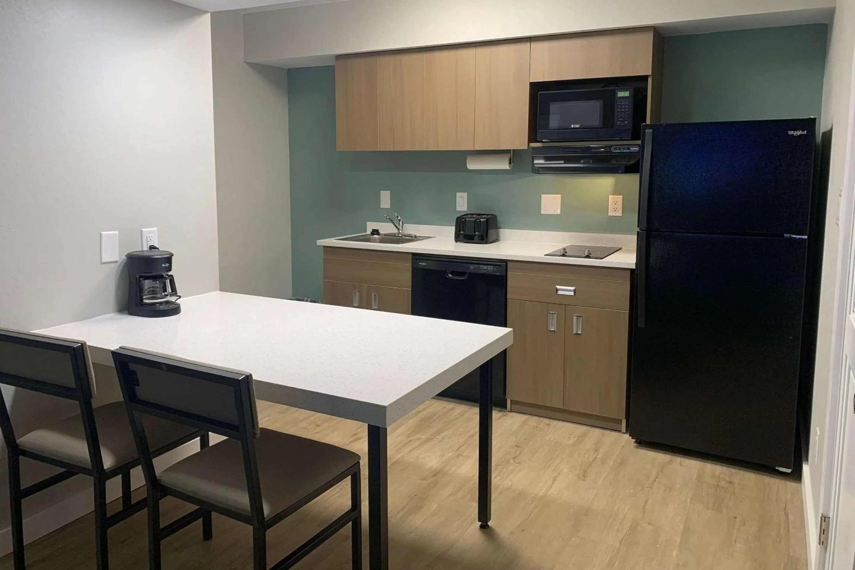 1 Room King Suite, 1st Floor/ Disability Access/ Non Smoking in MainStay Suites Springfield South - Battlefield Rd