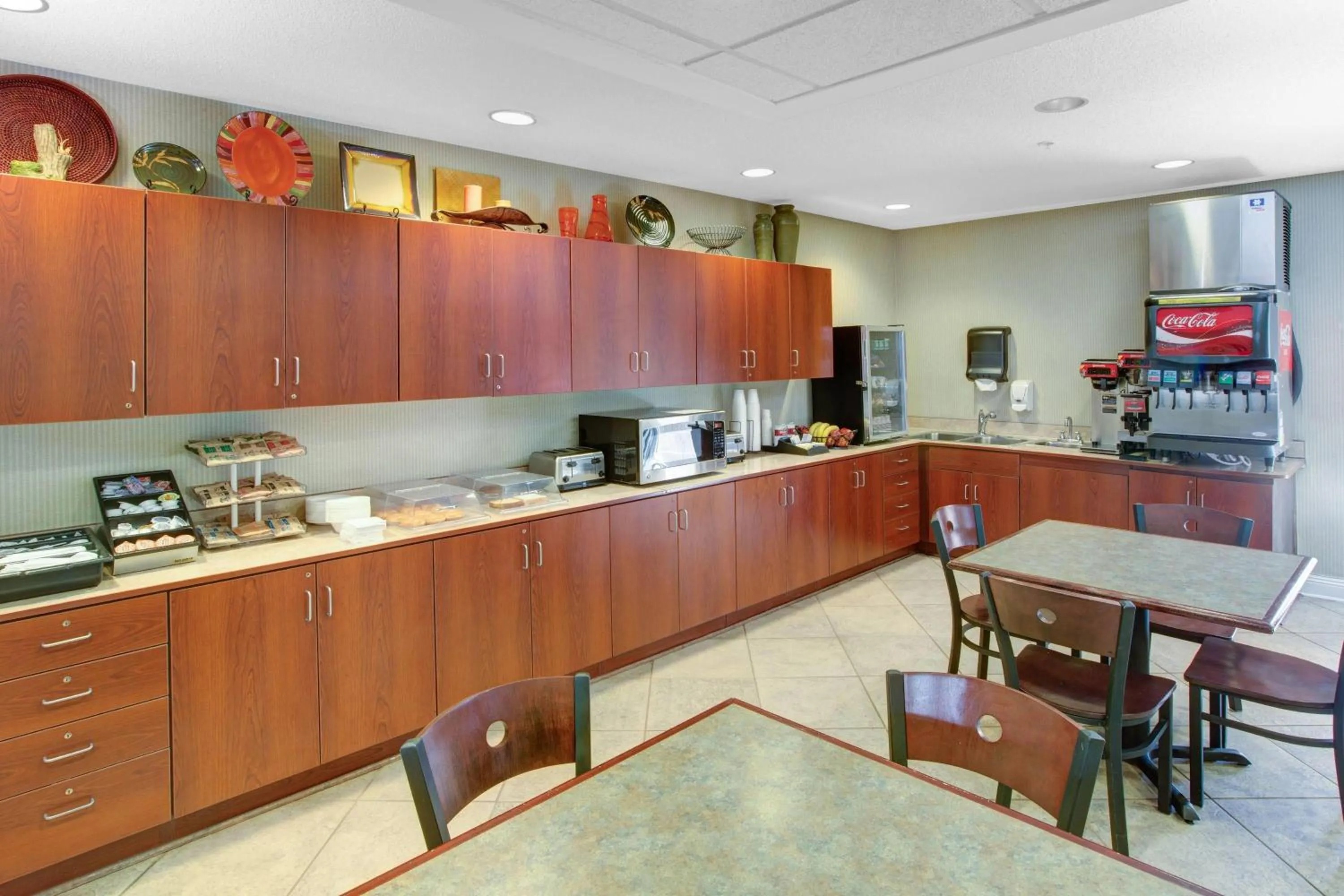 Breakfast in Microtel Inn & Suites by Wyndham Hattiesburg