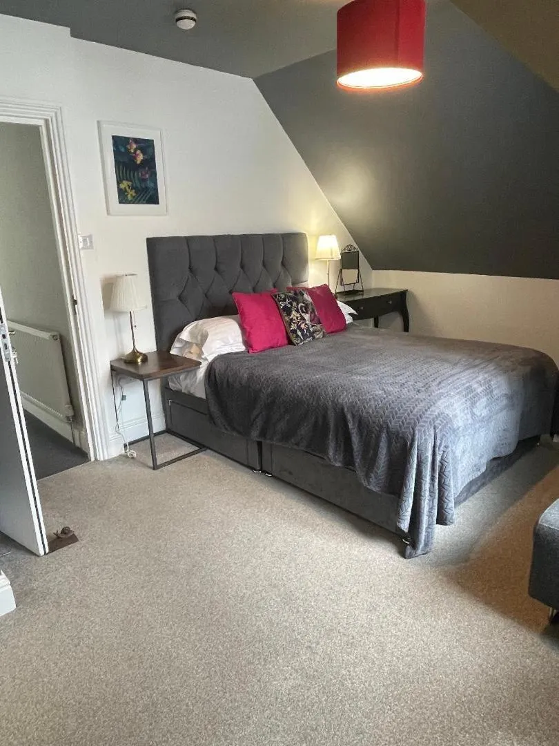 Bedroom, Bed in Skyline Guesthouse