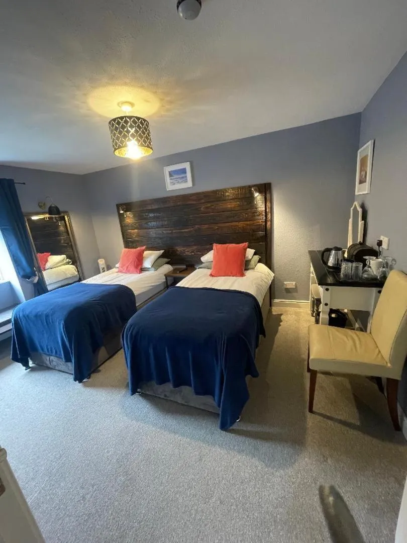 Bedroom, Bed in Skyline Guesthouse