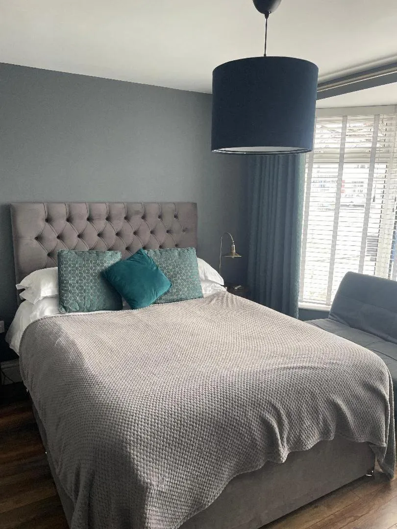 Bedroom, Bed in Skyline Guesthouse