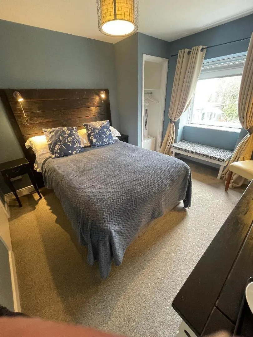 Bedroom, Bed in Skyline Guesthouse