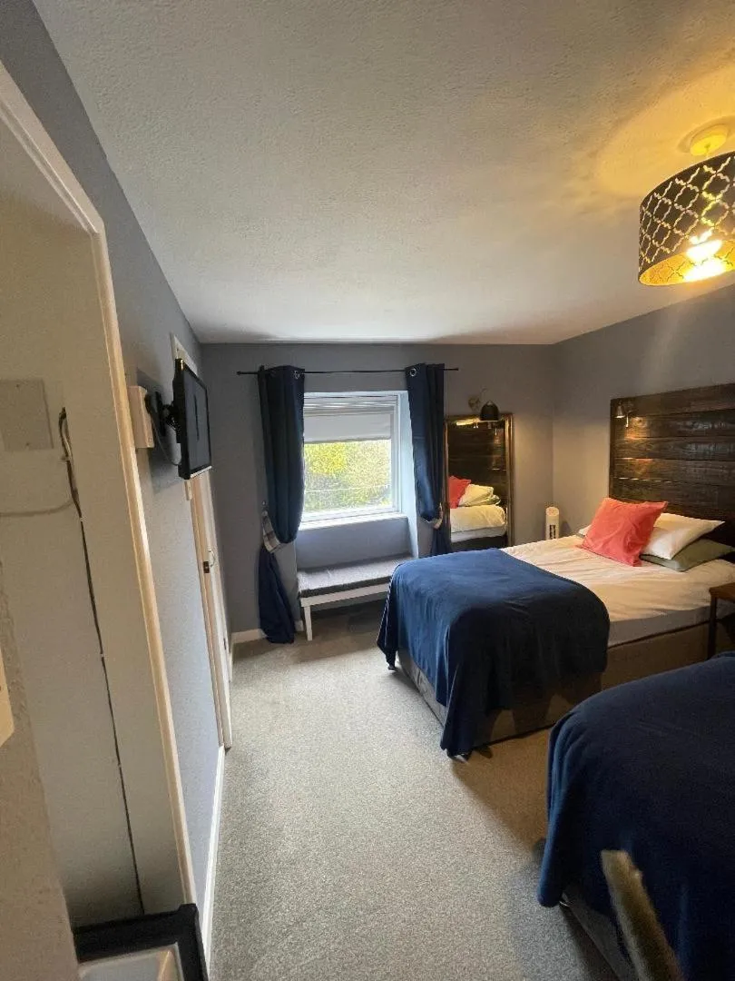 Bedroom, Bed in Skyline Guesthouse