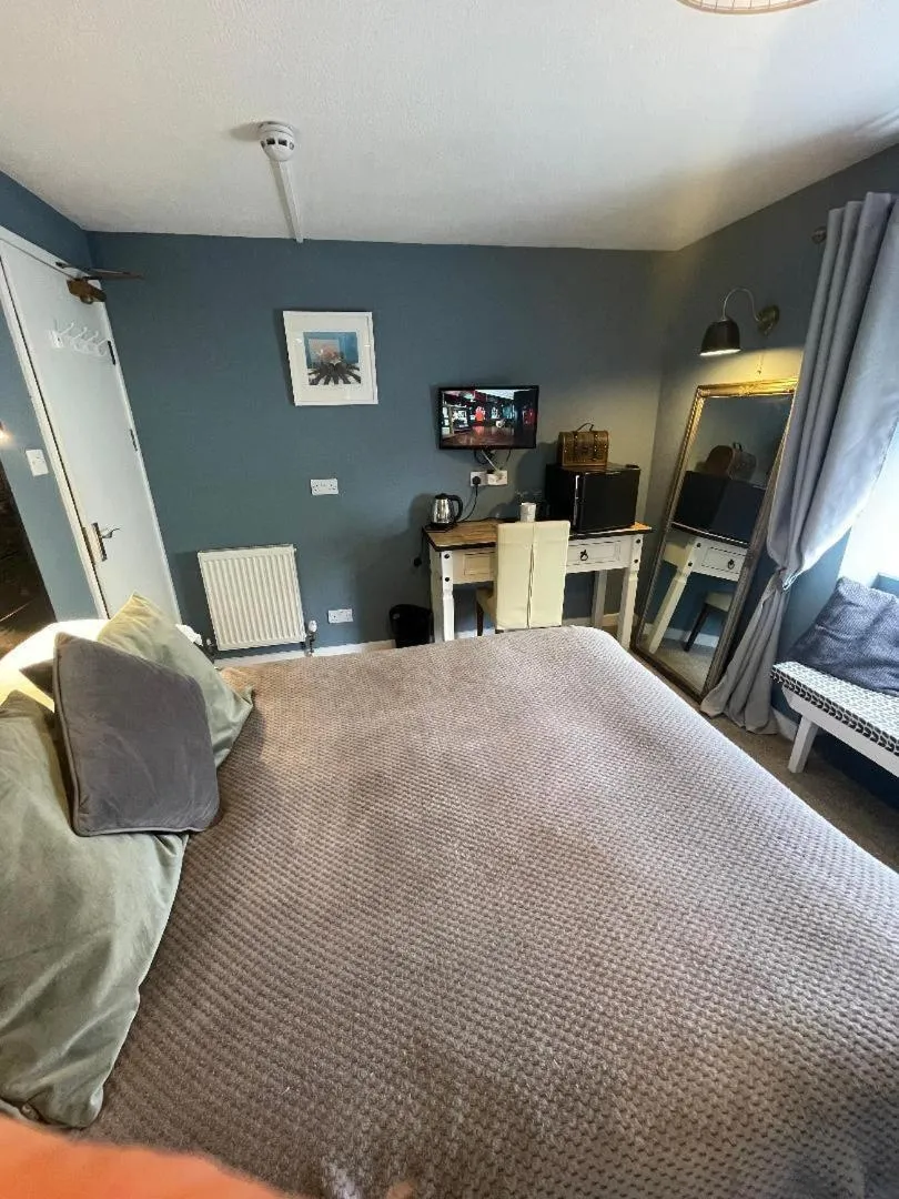 Bedroom, Bed in Skyline Guesthouse