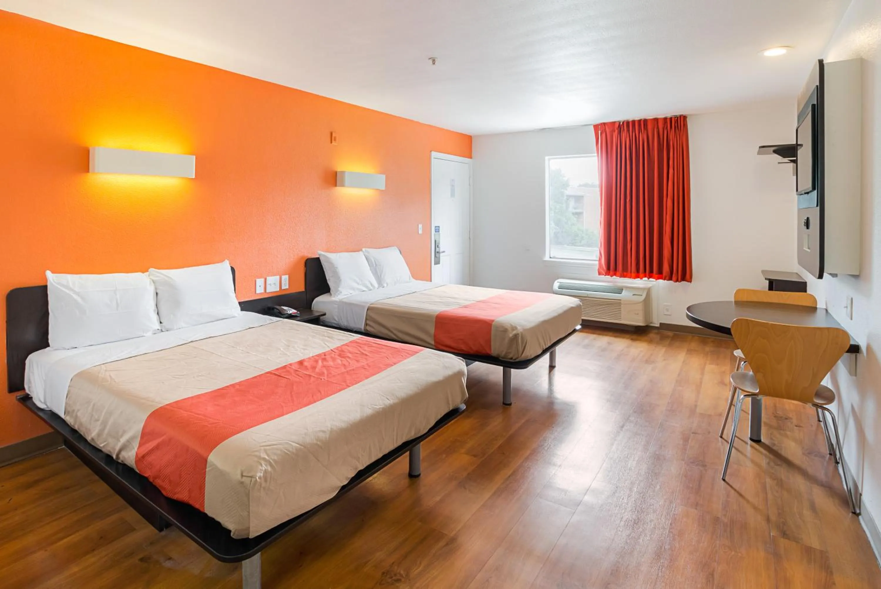 Bedroom, Bed in Motel 6-Grand Prairie, TX - Near Six Flags Drive