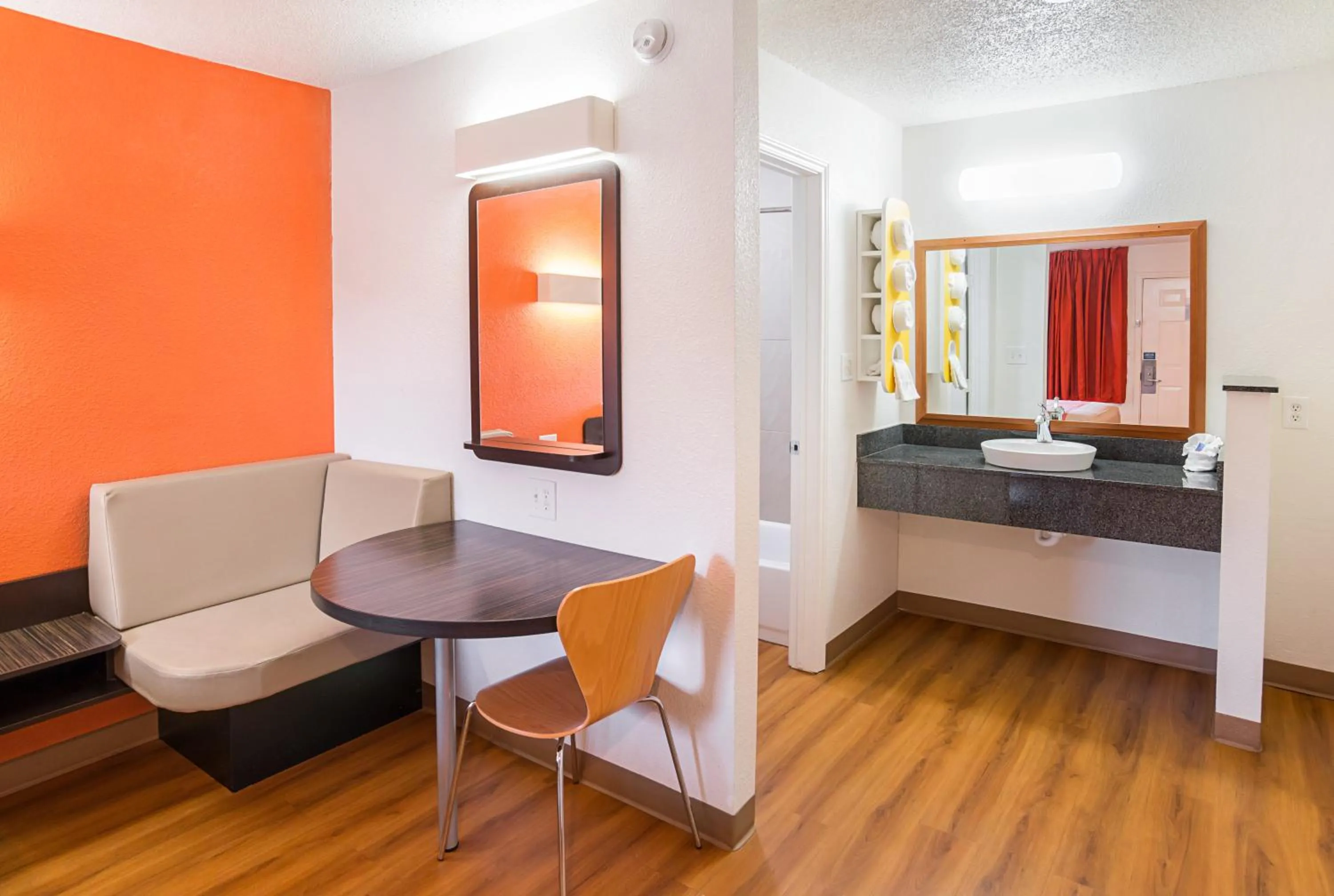 Bedroom, Bed in Motel 6-Grand Prairie, TX - Near Six Flags Drive