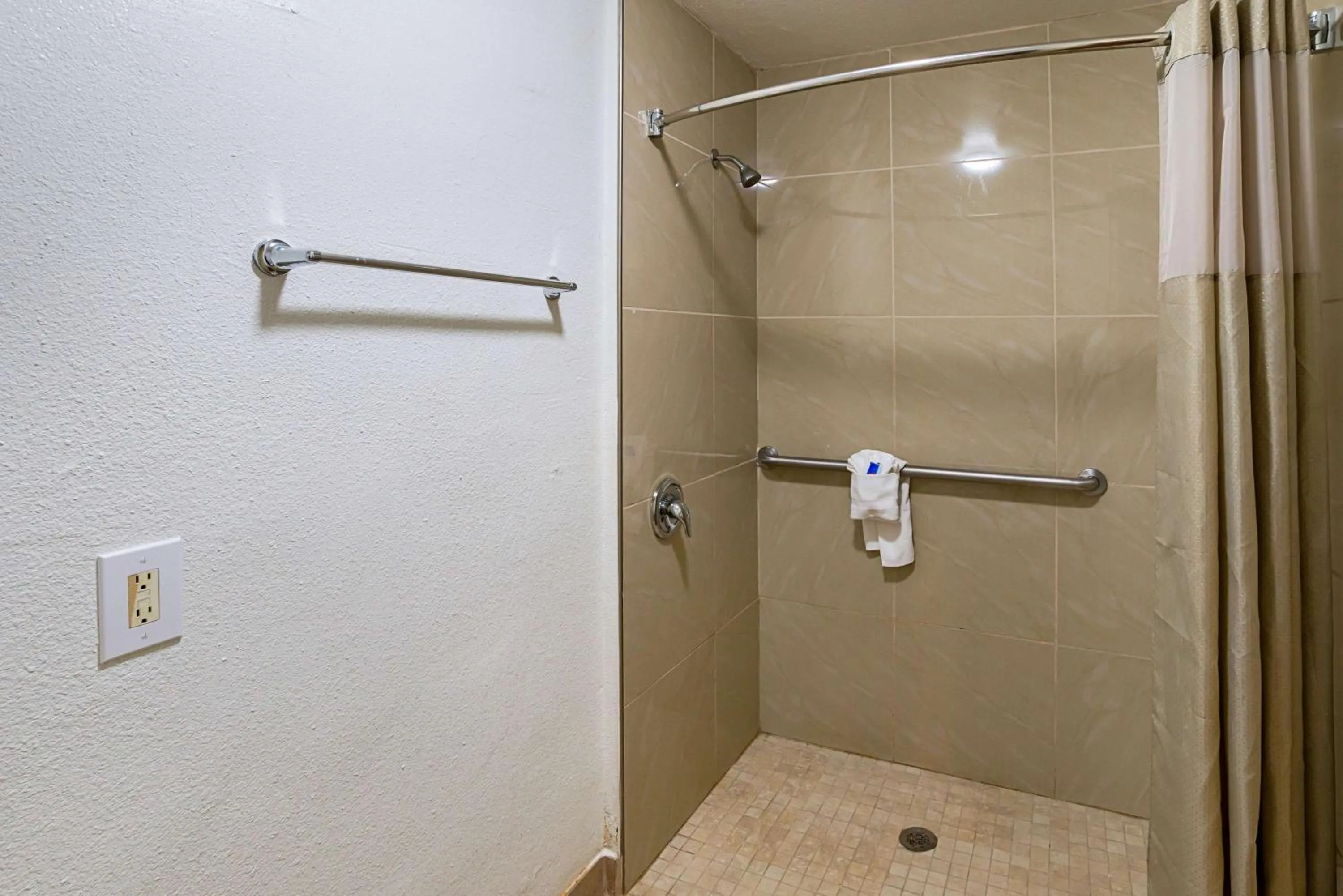 Shower in Motel 6-Grand Prairie, TX - Near Six Flags Drive