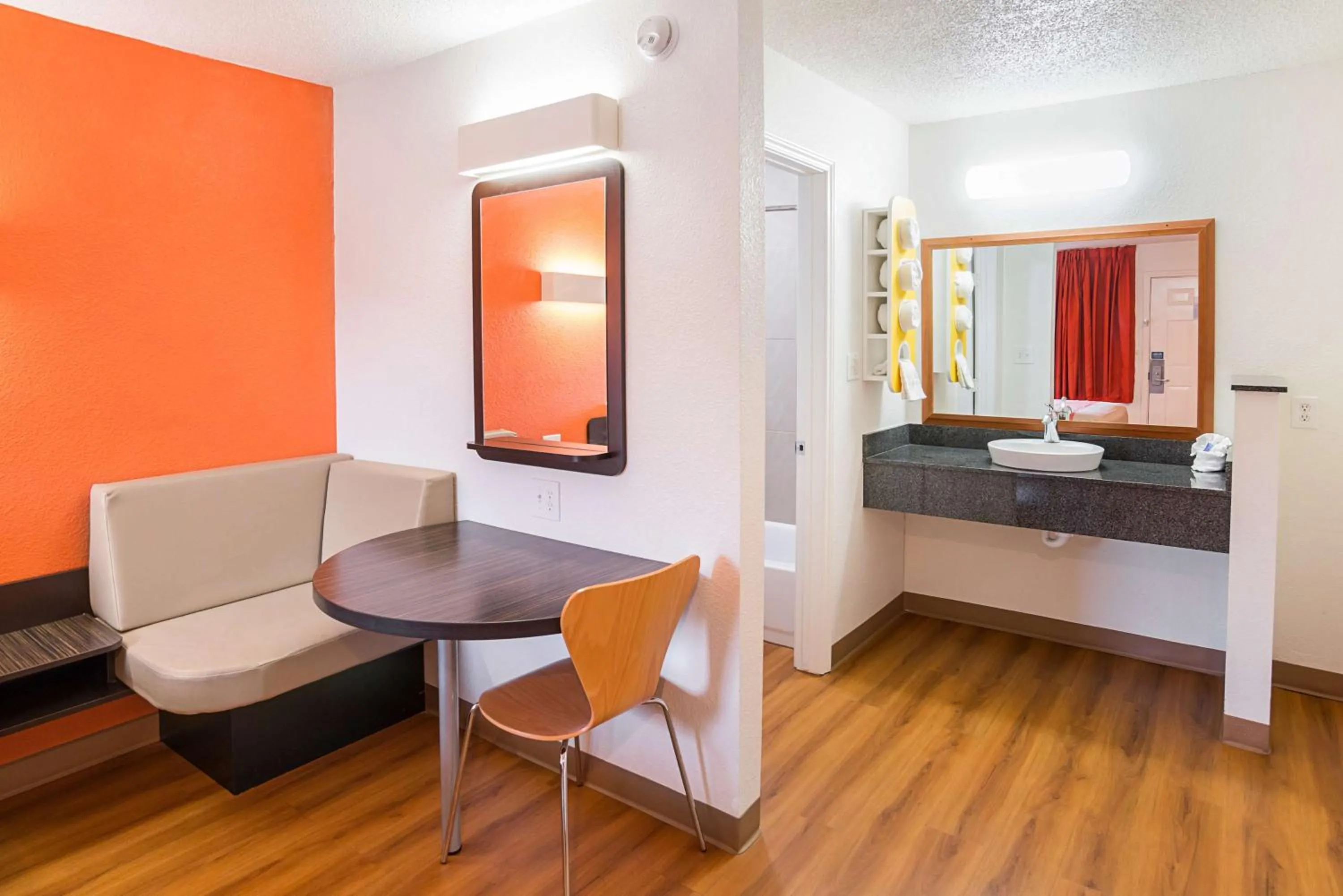 Bathroom, Bed in Motel 6-Grand Prairie, TX - Near Six Flags Drive