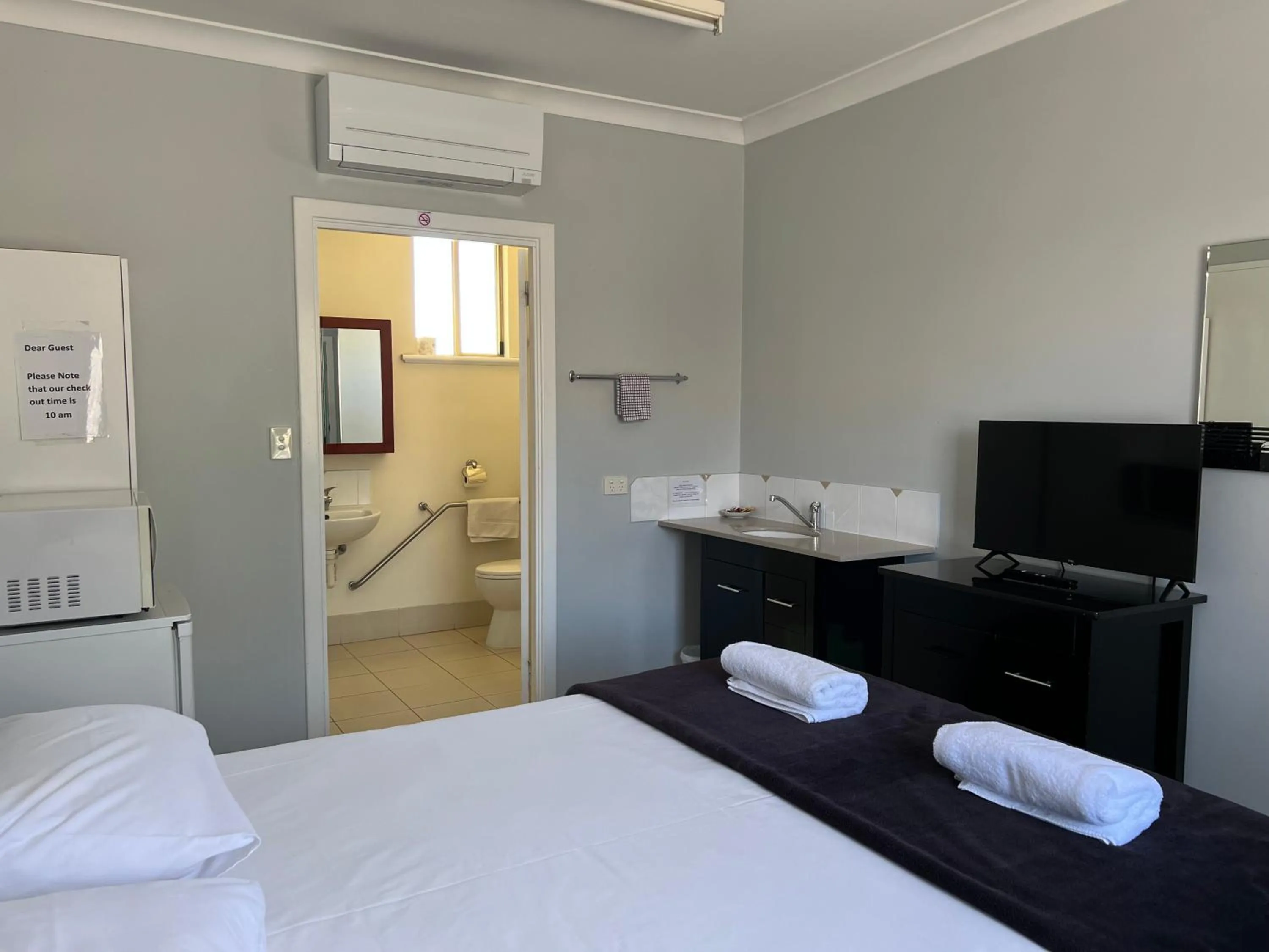 Photo of the whole room, Bed in Restawile Motel