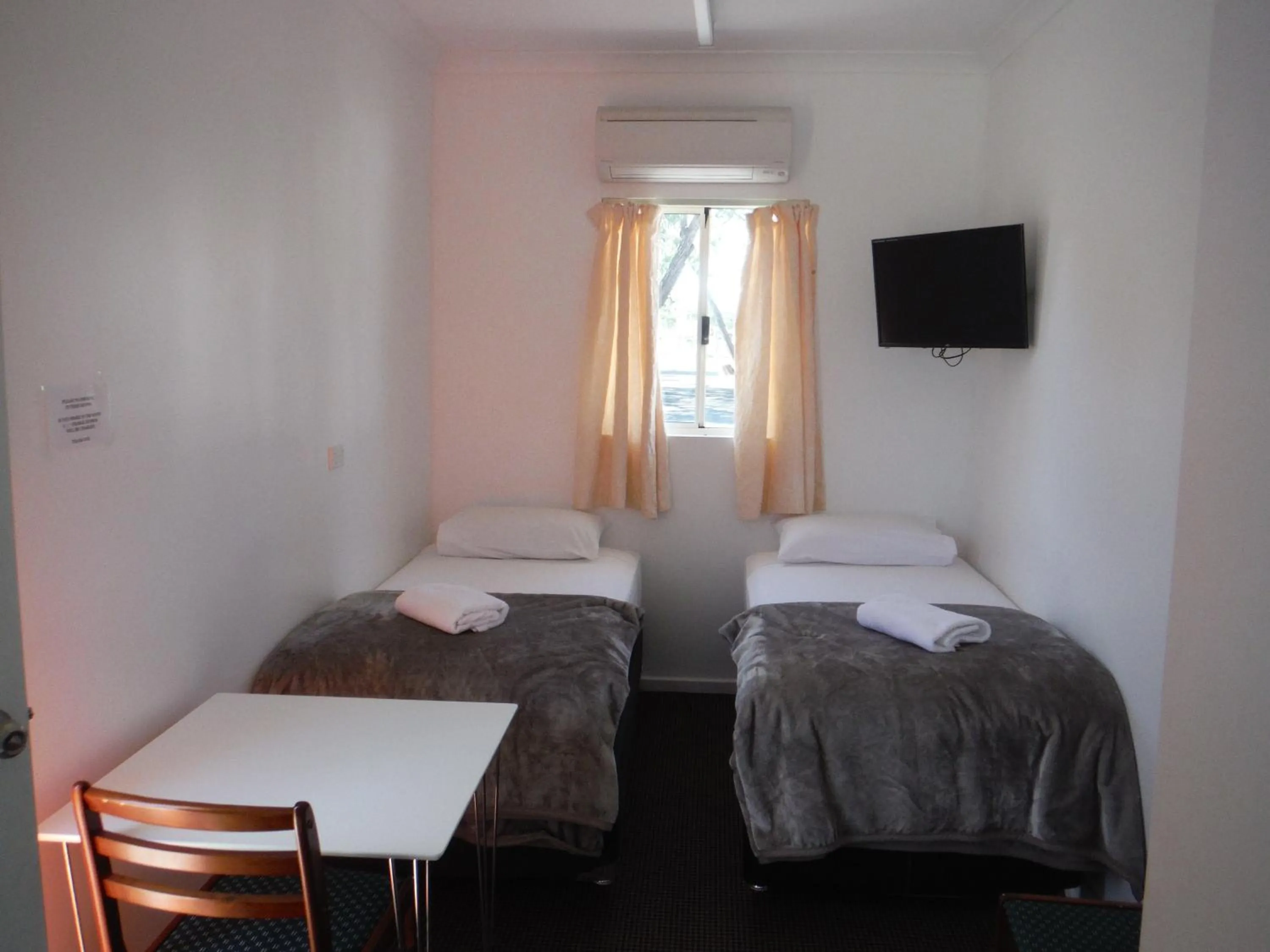 Bedroom, Bed in Restawile Motel