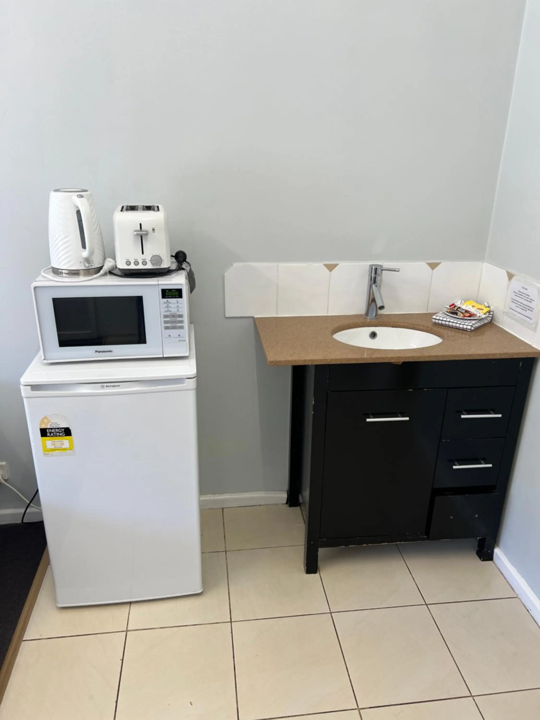 Kitchen or kitchenette in Restawile Motel