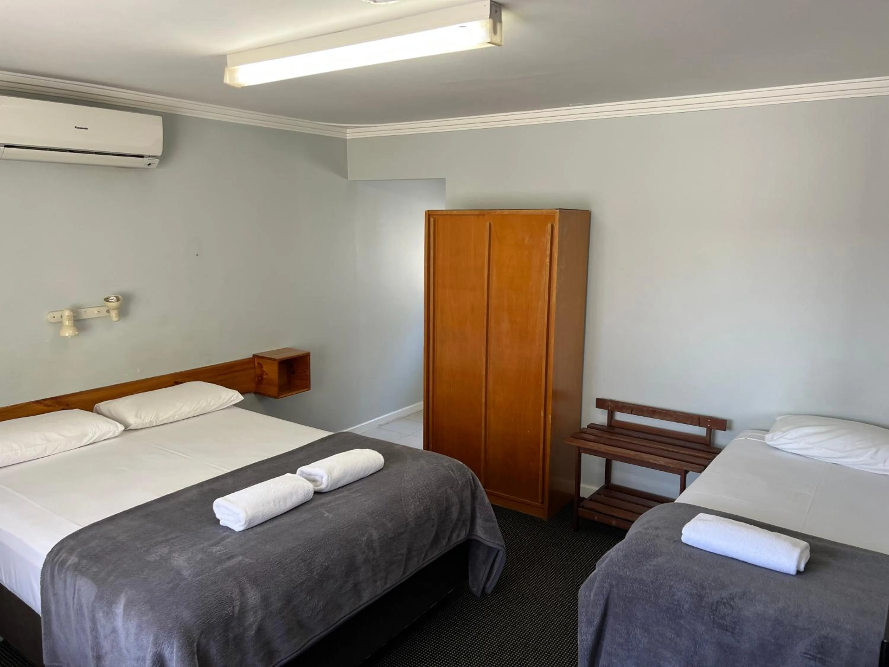 Bedroom, Bed in Restawile Motel