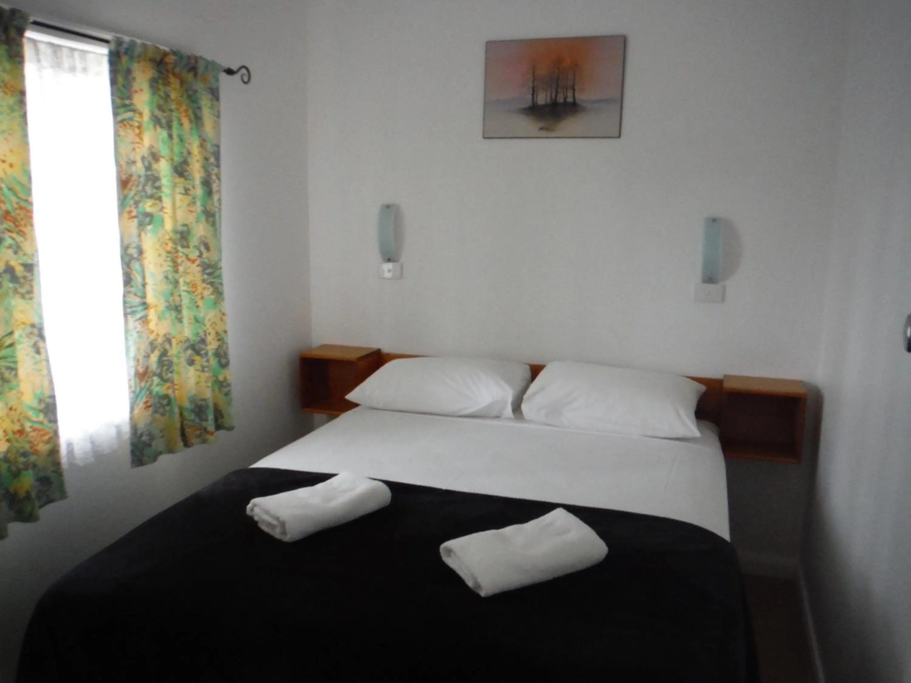 Bed in Restawile Motel