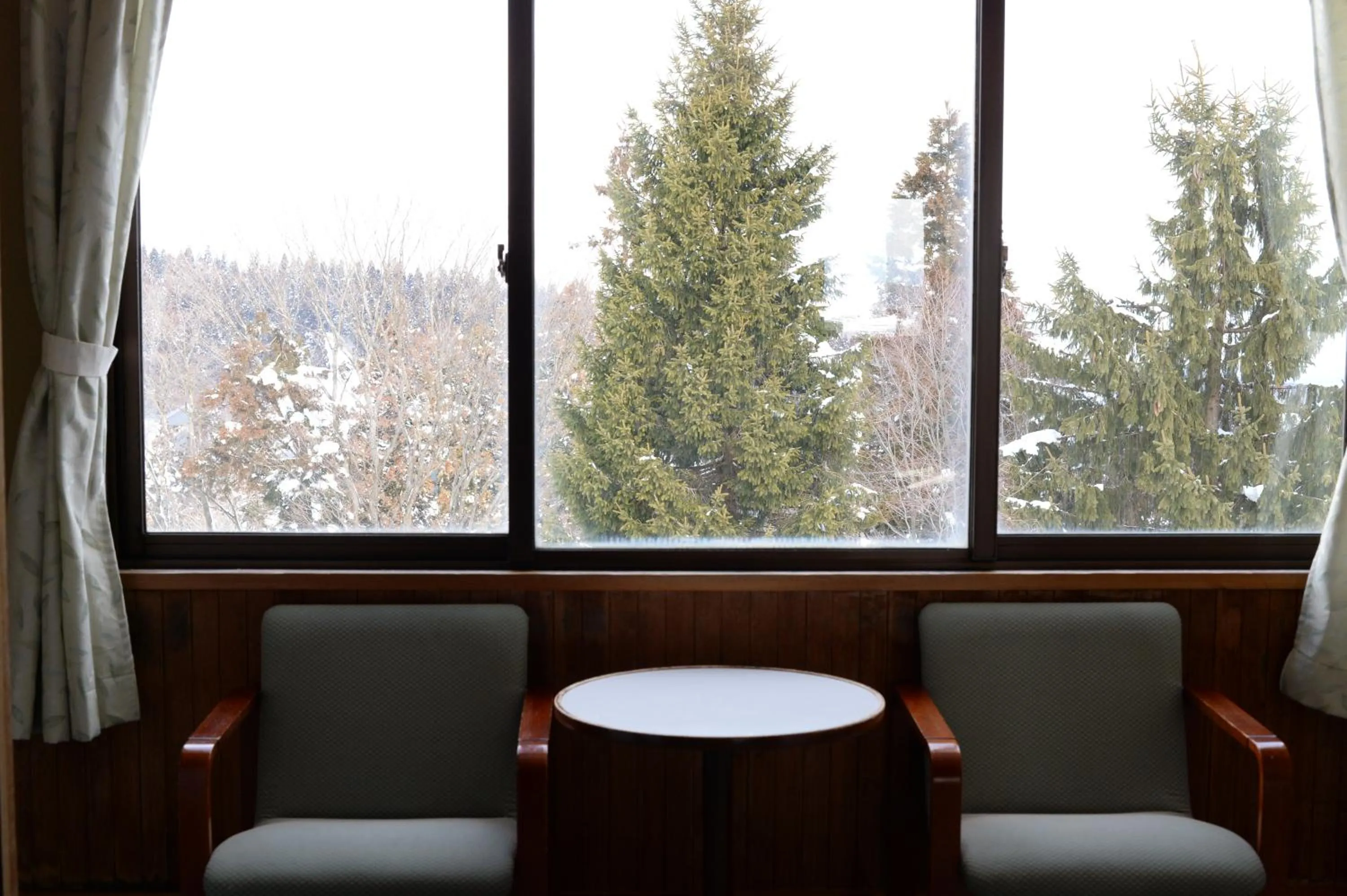 Photo of the whole room in Kogakuro