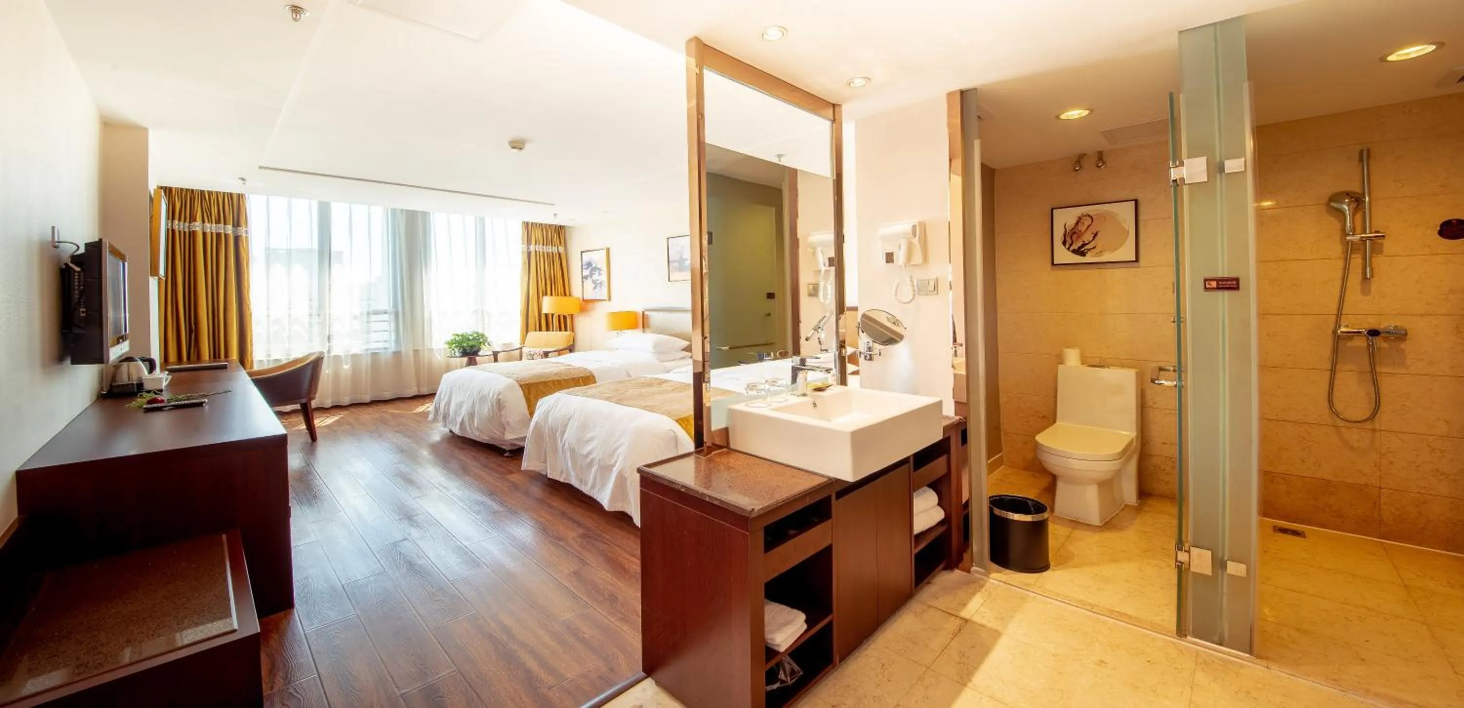 Bed in Beijing Sunflower Hotel--Beijing Universal Studios Resort