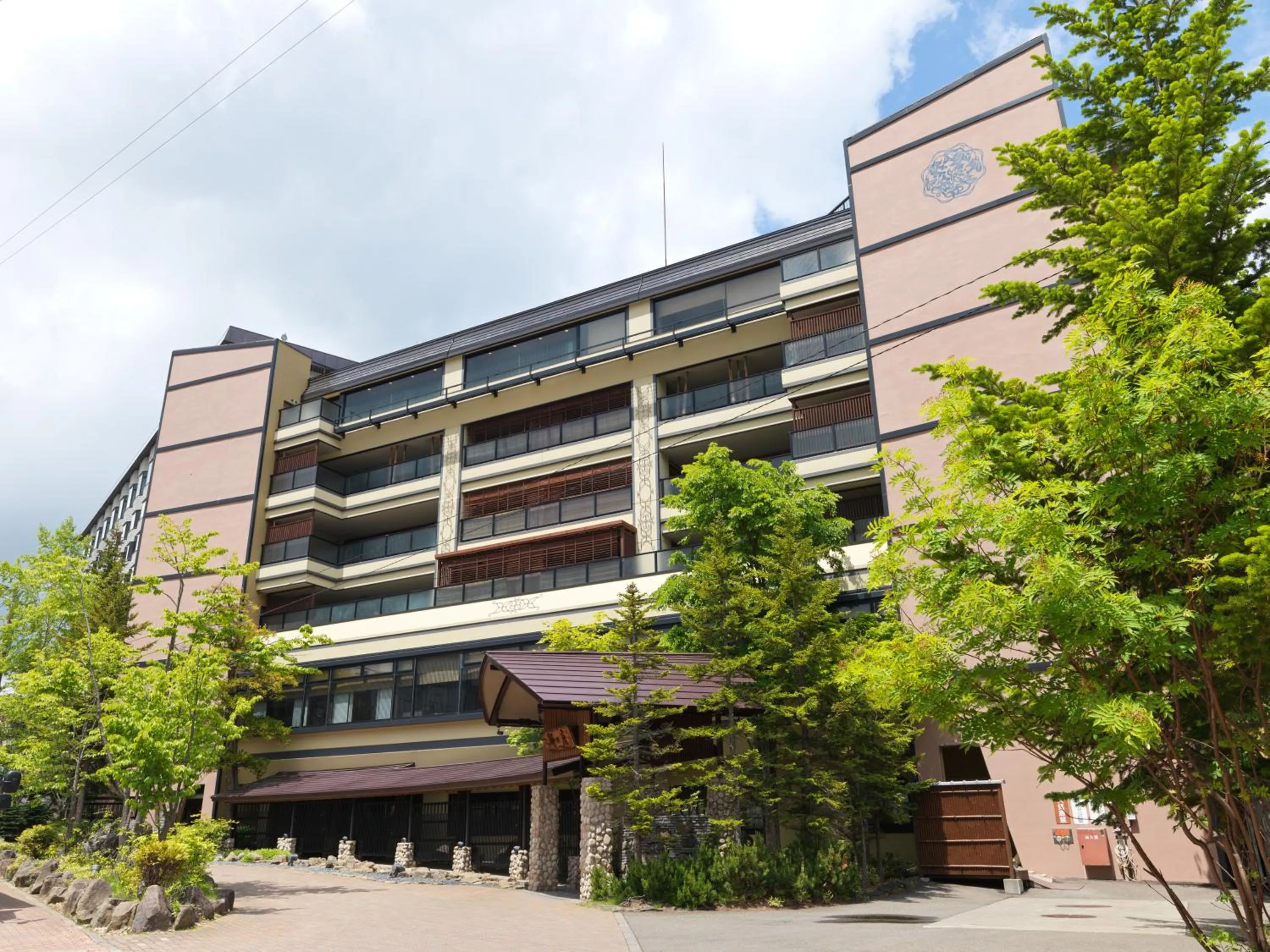 Property building in Akan Tsuruga Besso Hinanoza