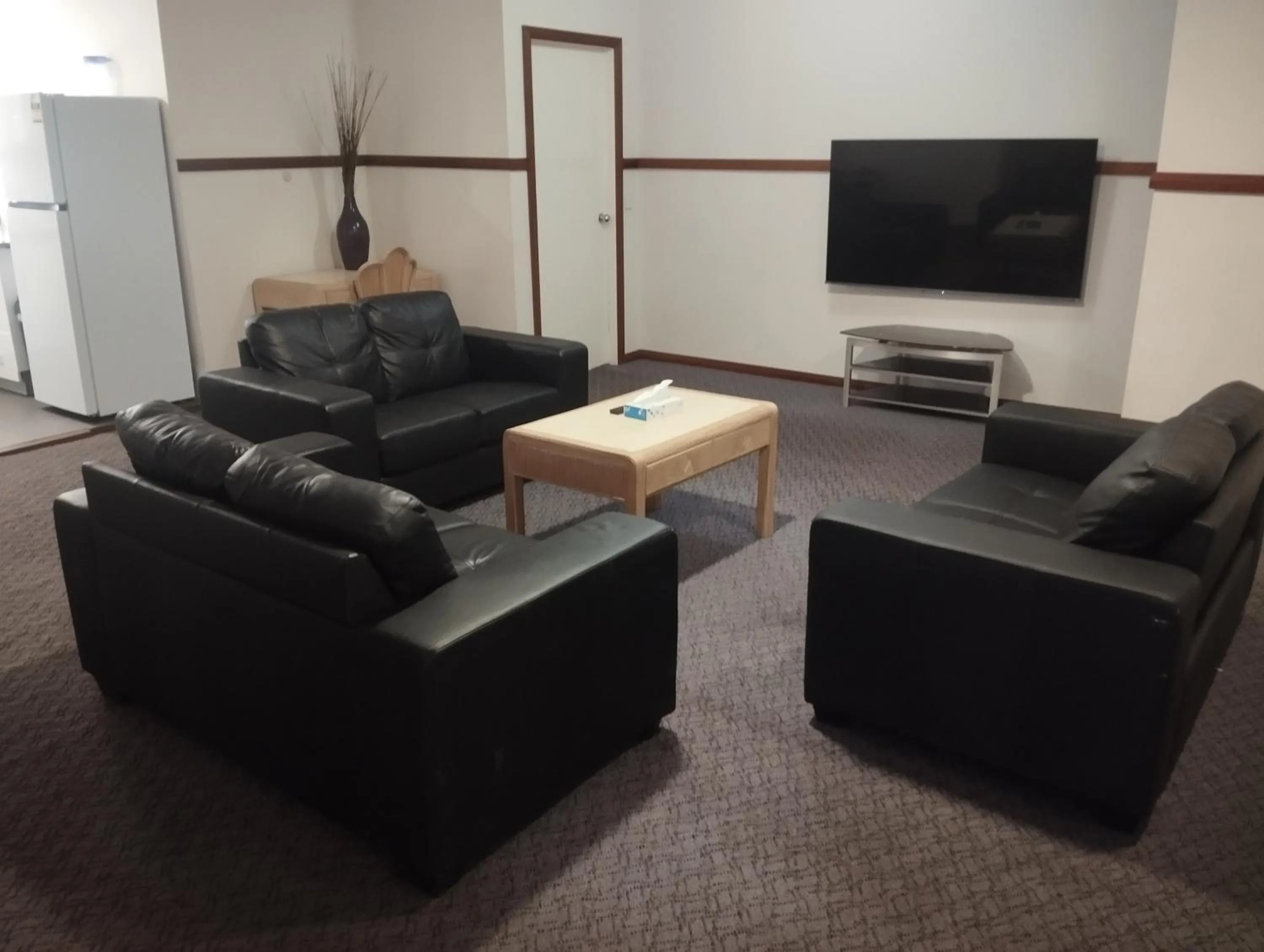 Across Country Motor Inn