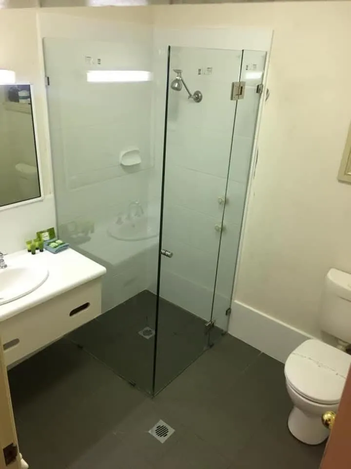 Across Country Motor Inn