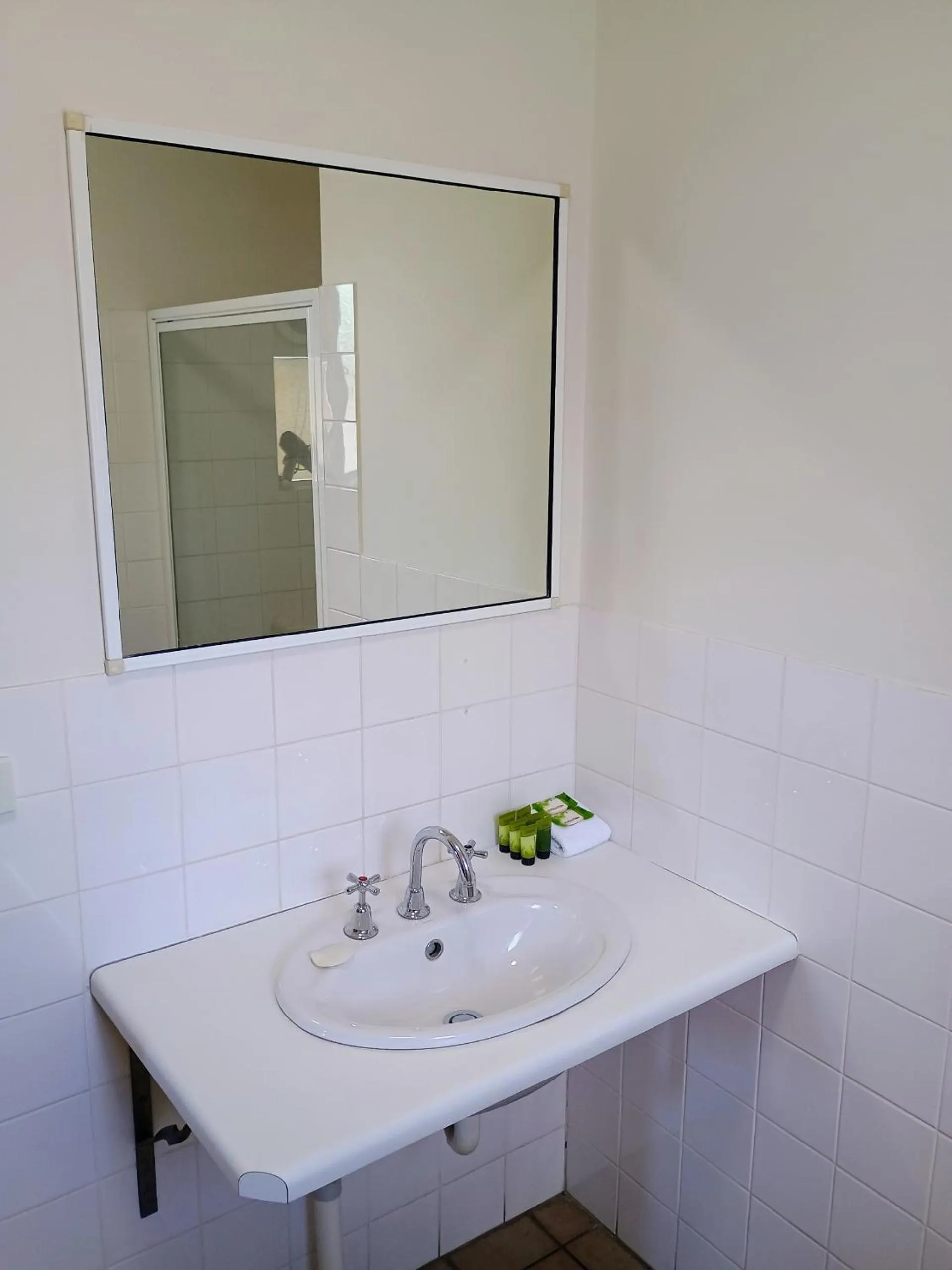 Across Country Motor Inn