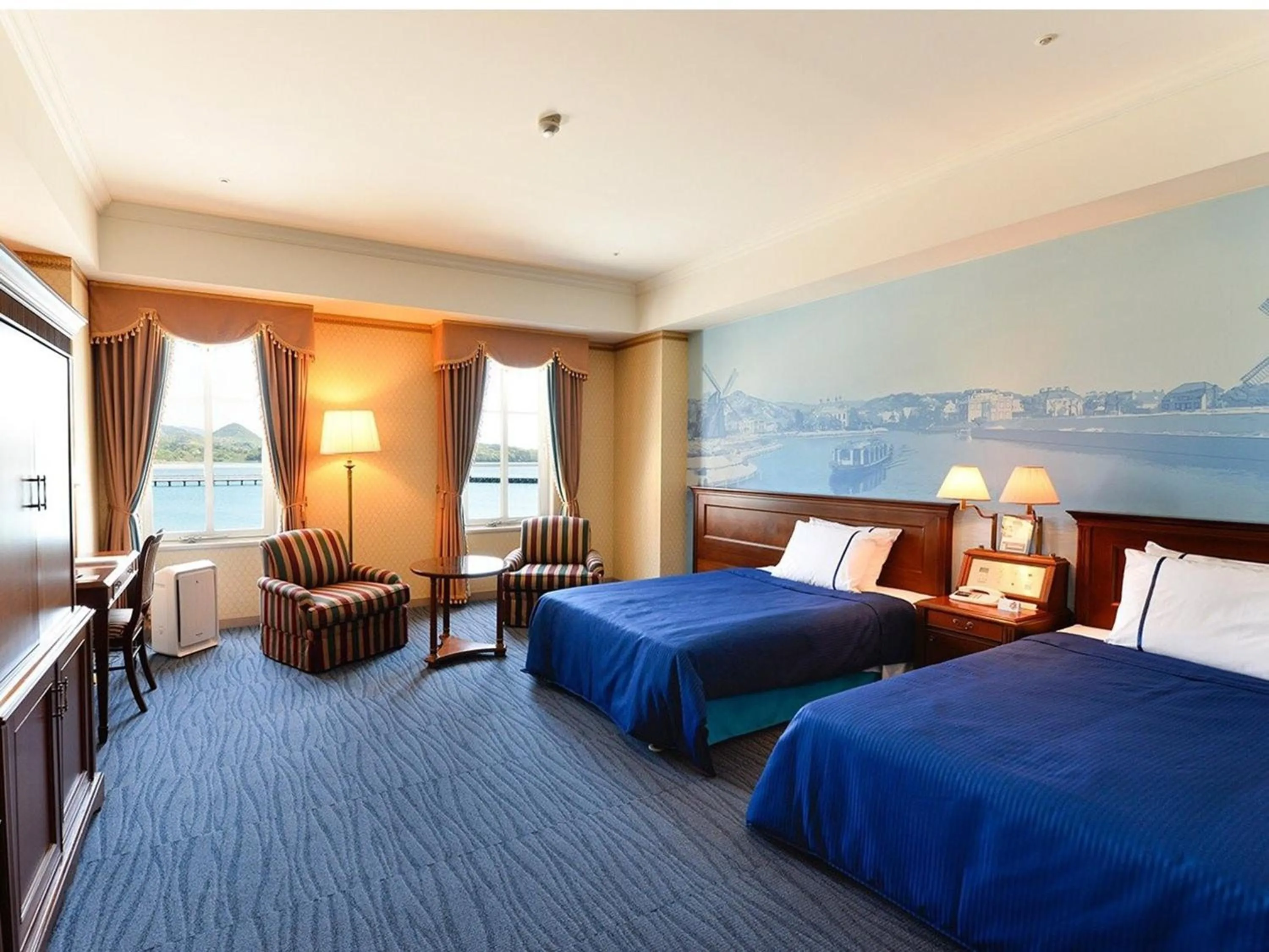 Photo of the whole room, Bed in Hotel Den Haag Huis Ten Bosch