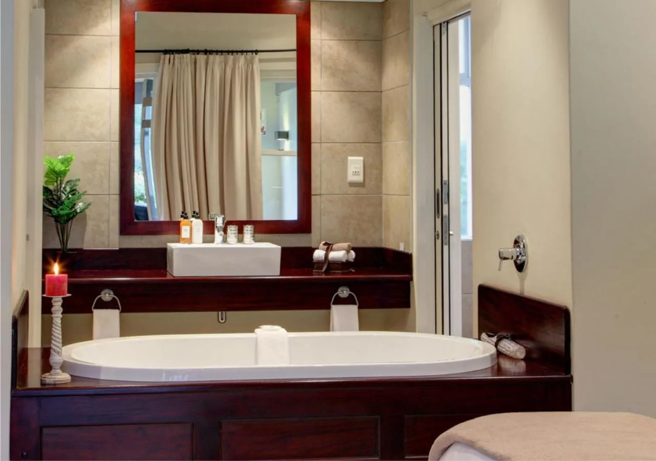 Shower in Gaikou Lodge