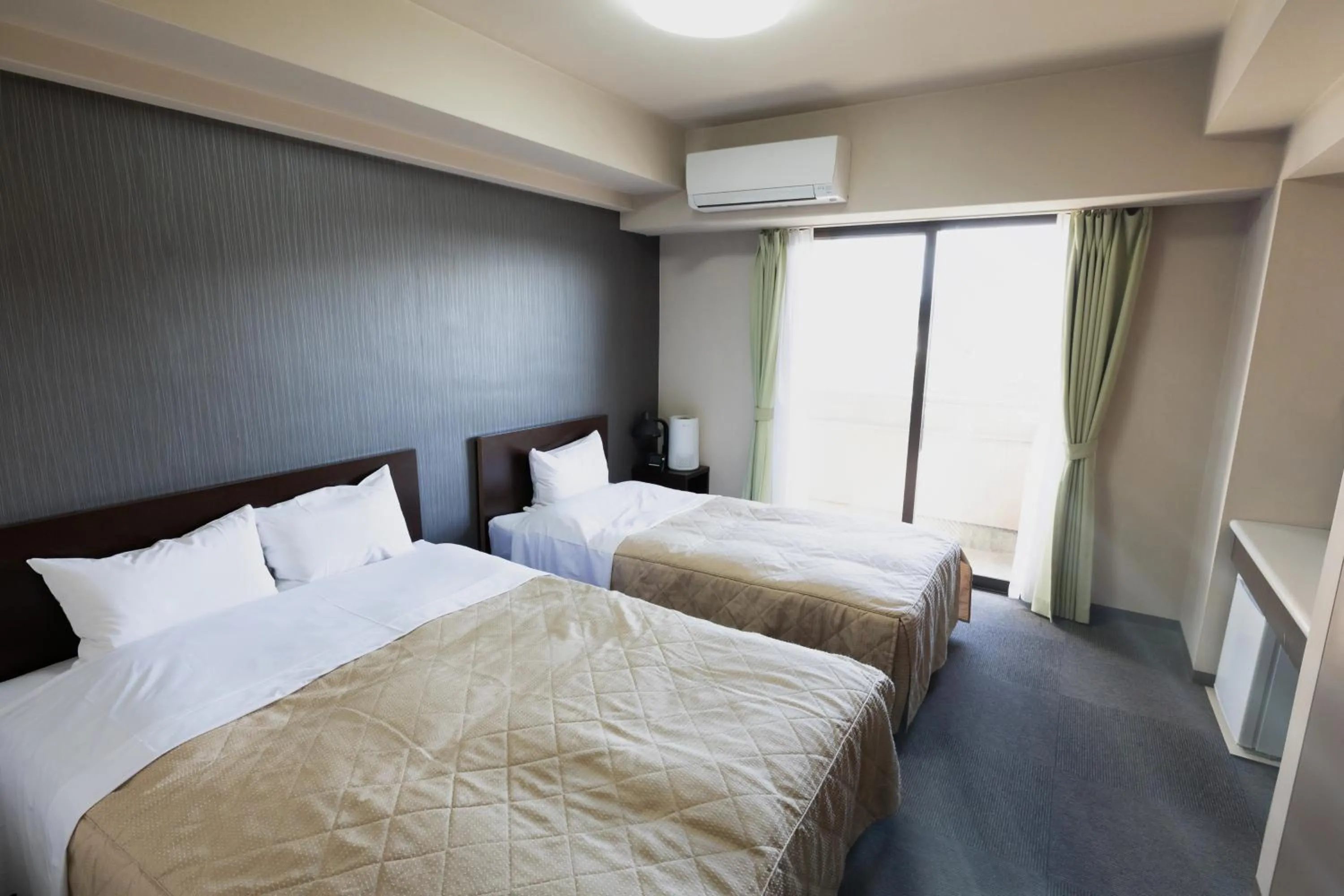 Photo of the whole room, Bed in Sawa Hotel