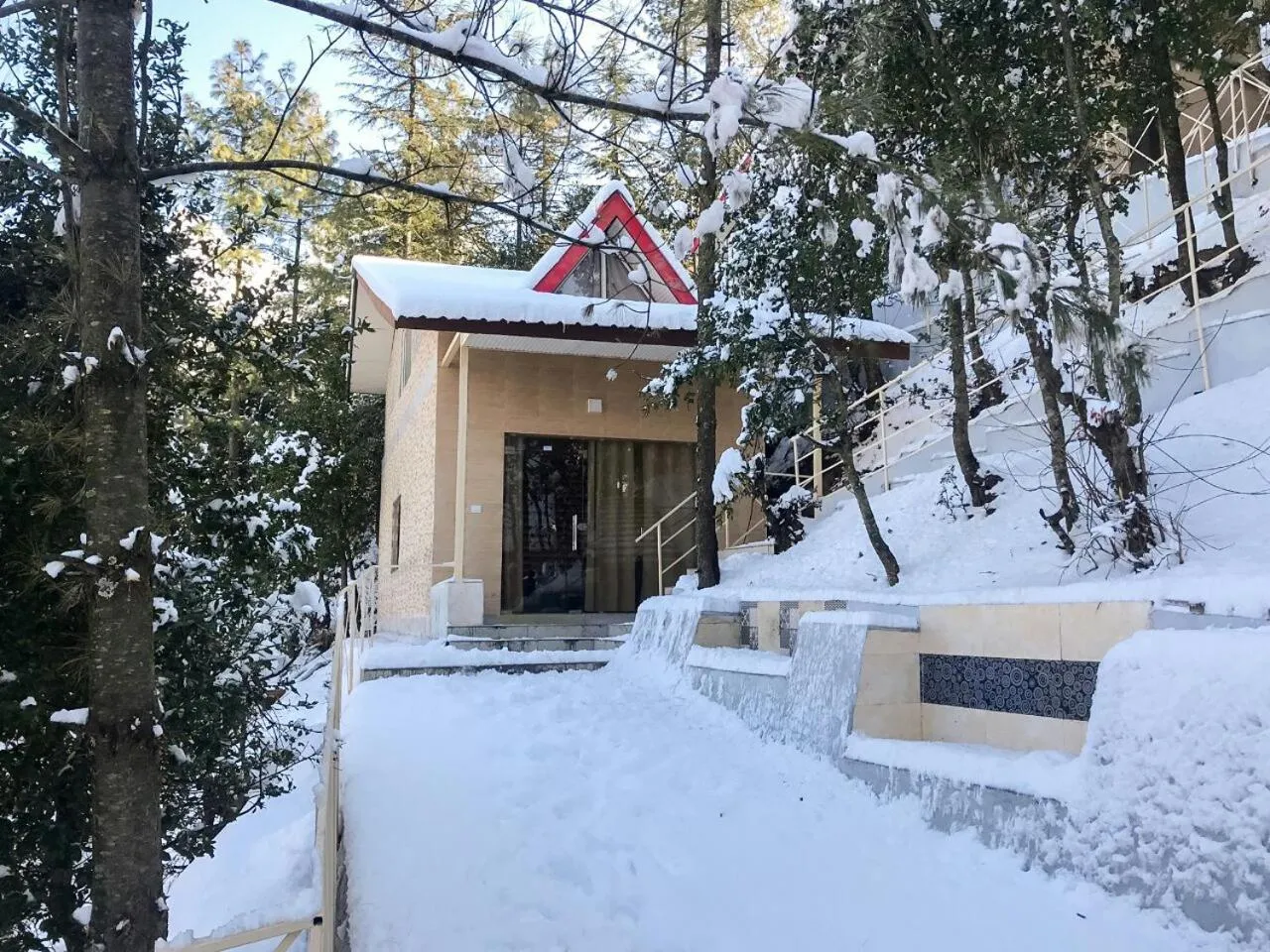 Winter in KVR Clarks Inn, Kufri