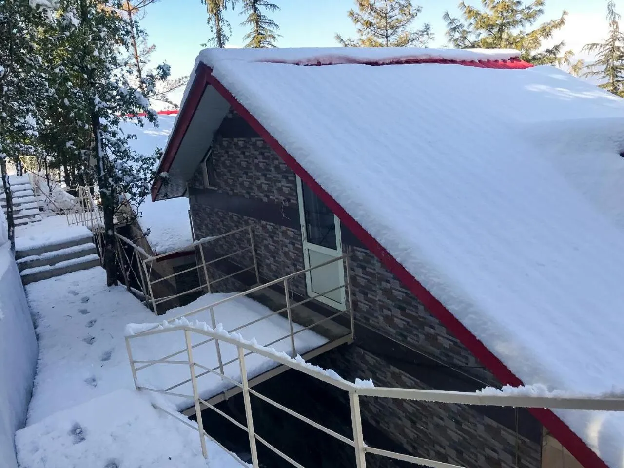 Property building in KVR Clarks Inn, Kufri