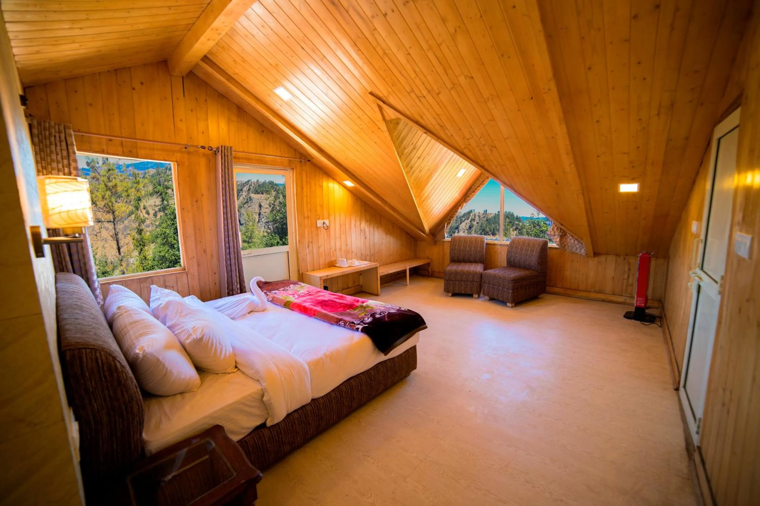 Bed in KVR Clarks Inn, Kufri