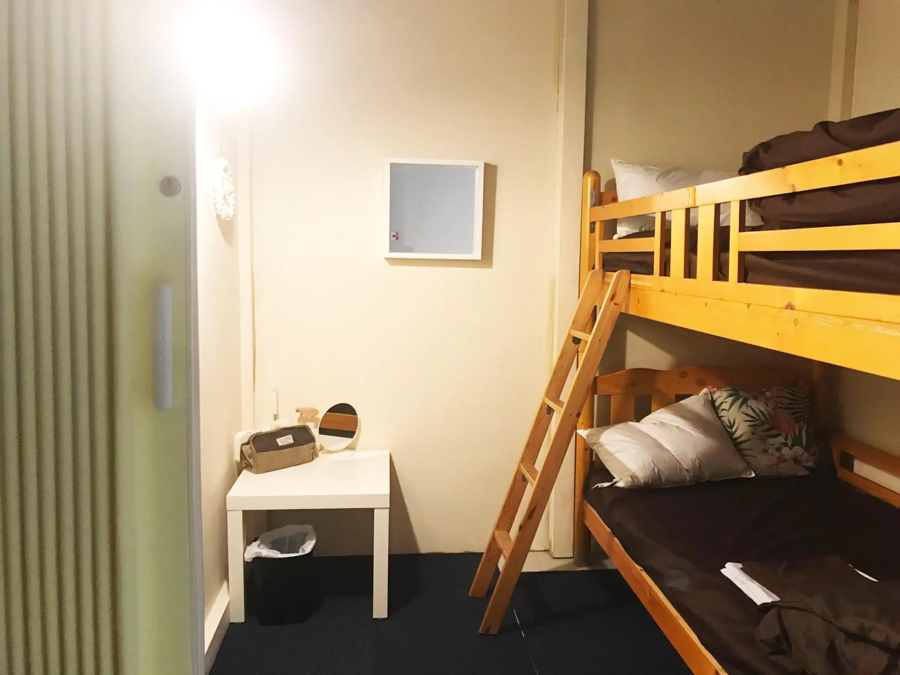 Superior Female Dormitory room in Guesthouse Churayado Ishigakijima Superior Female Dormitory room in Guesthouse Churayado Ishigakijima