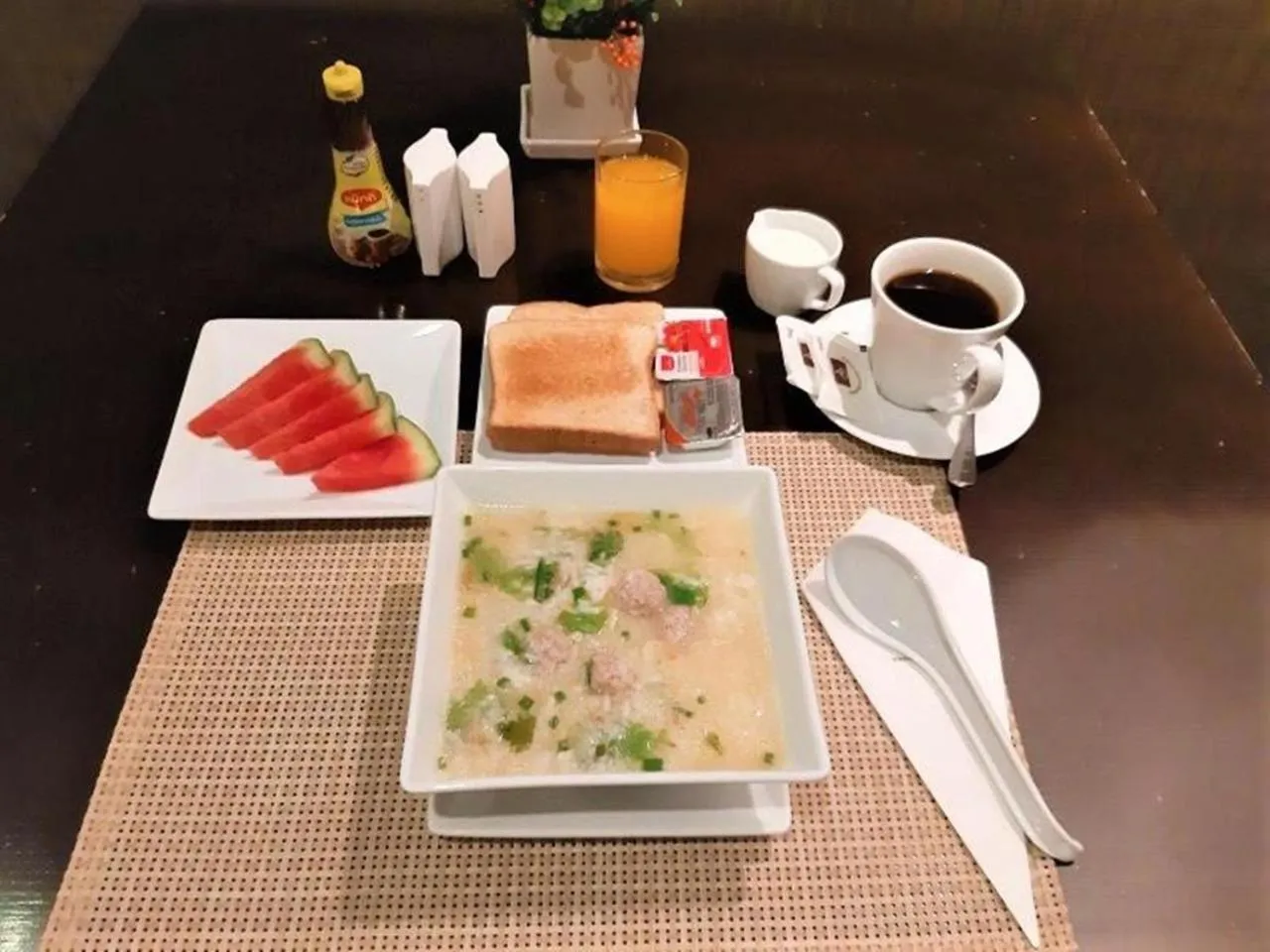 Coffee/tea facilities in Amora NeoLuxe Suites Hotel