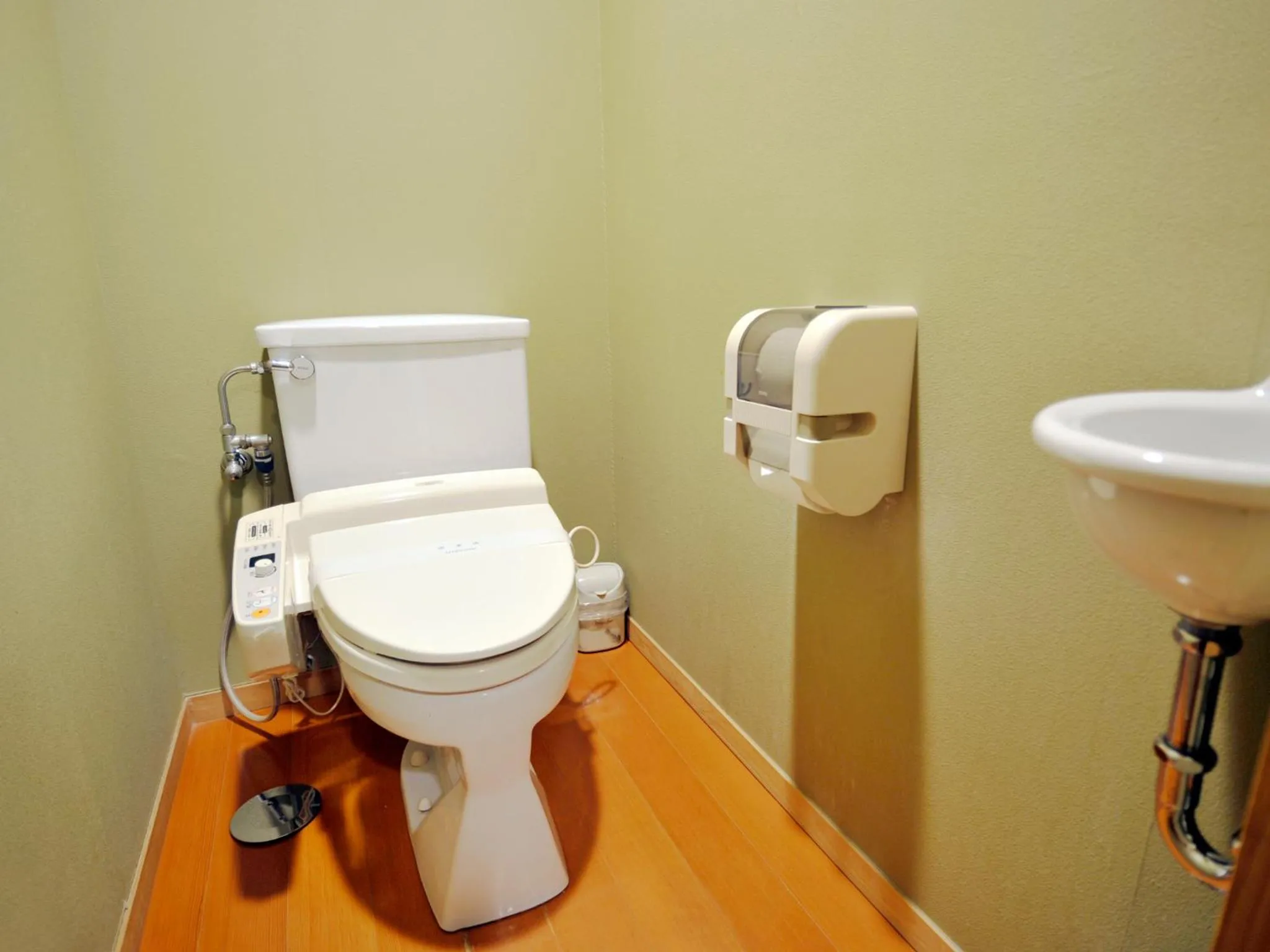 Toilet in Nisshokan Shinkan Baishokaku