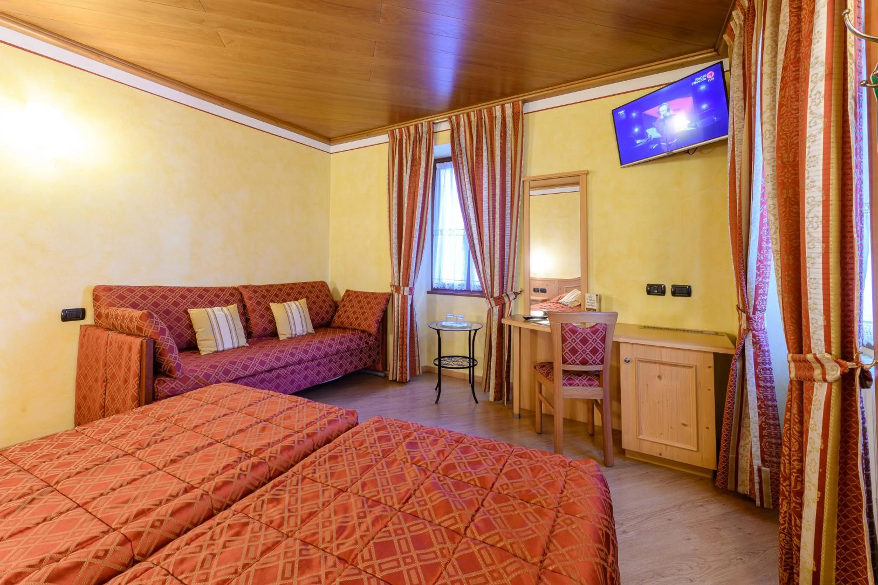 Photo of the whole room, Bed in Hotel Garni Le Corti