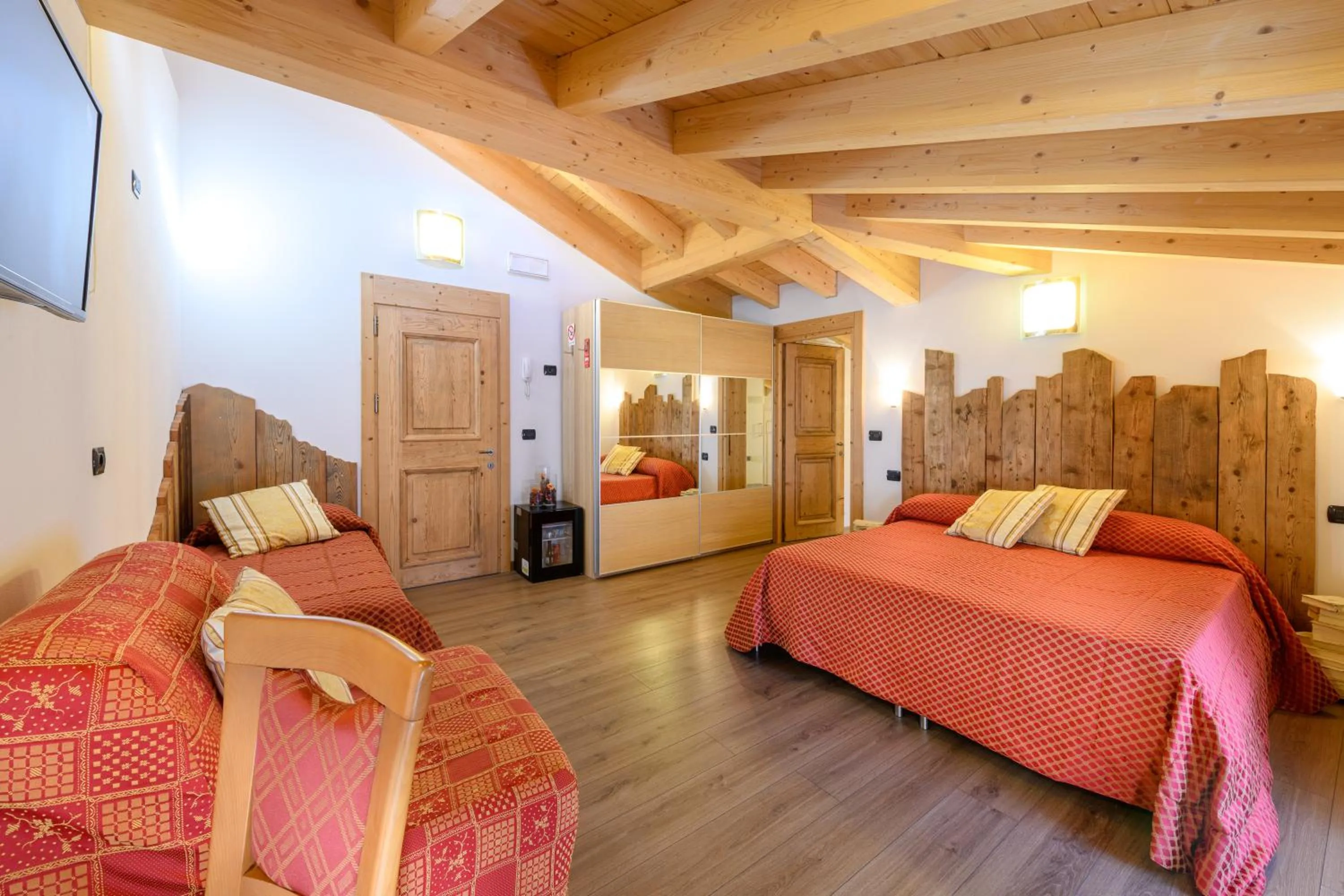 Photo of the whole room, Bed in Hotel Garni Le Corti